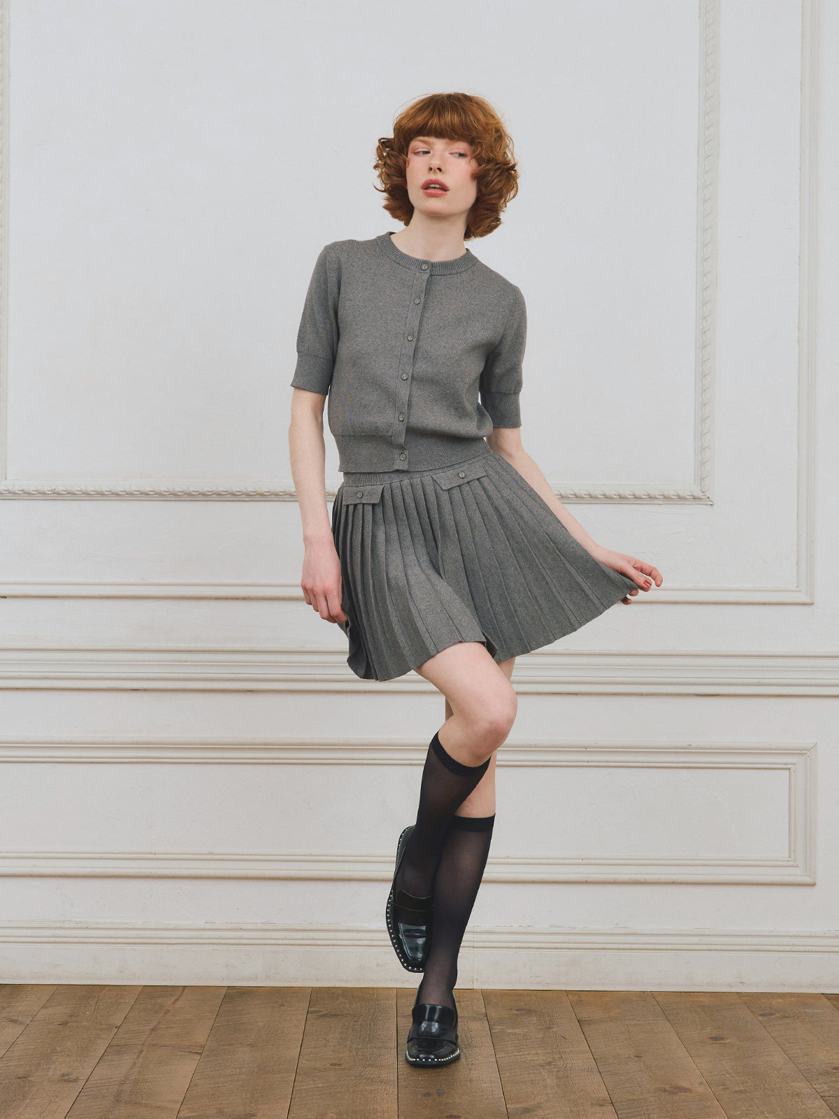プリーツミニスカートカーデニットセットアップ