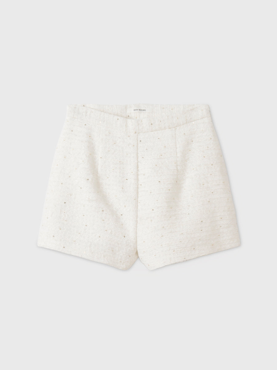 COLOR:WHITE