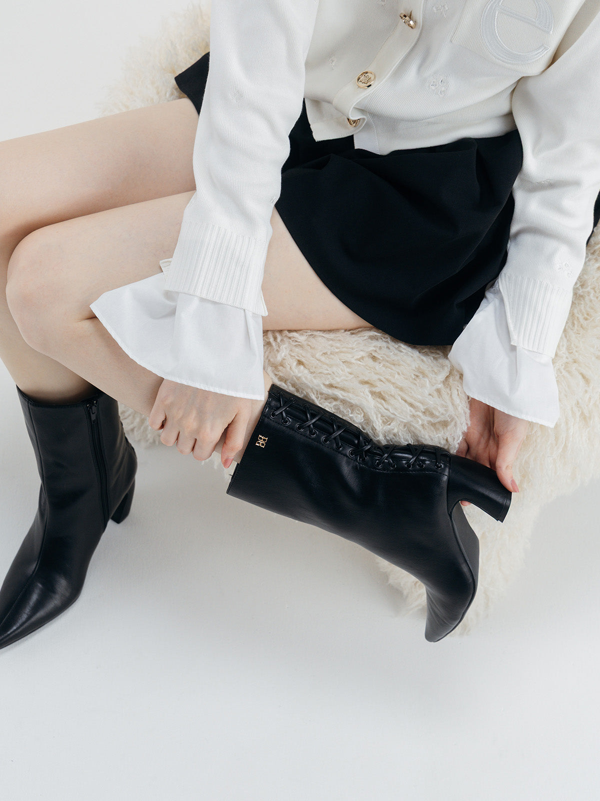 LACE UP SHORT BOOTS