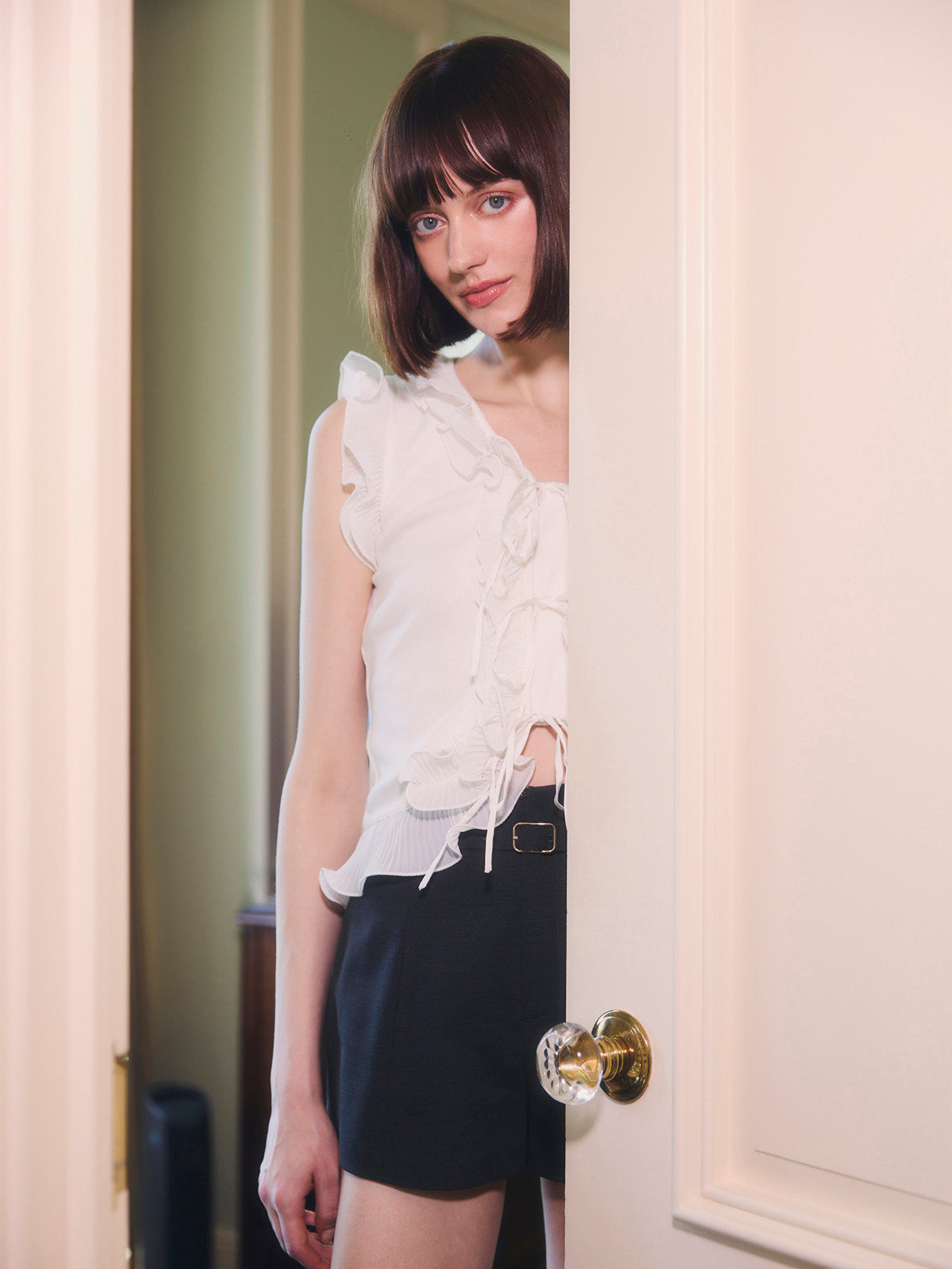 BELTED SHORT PANTS