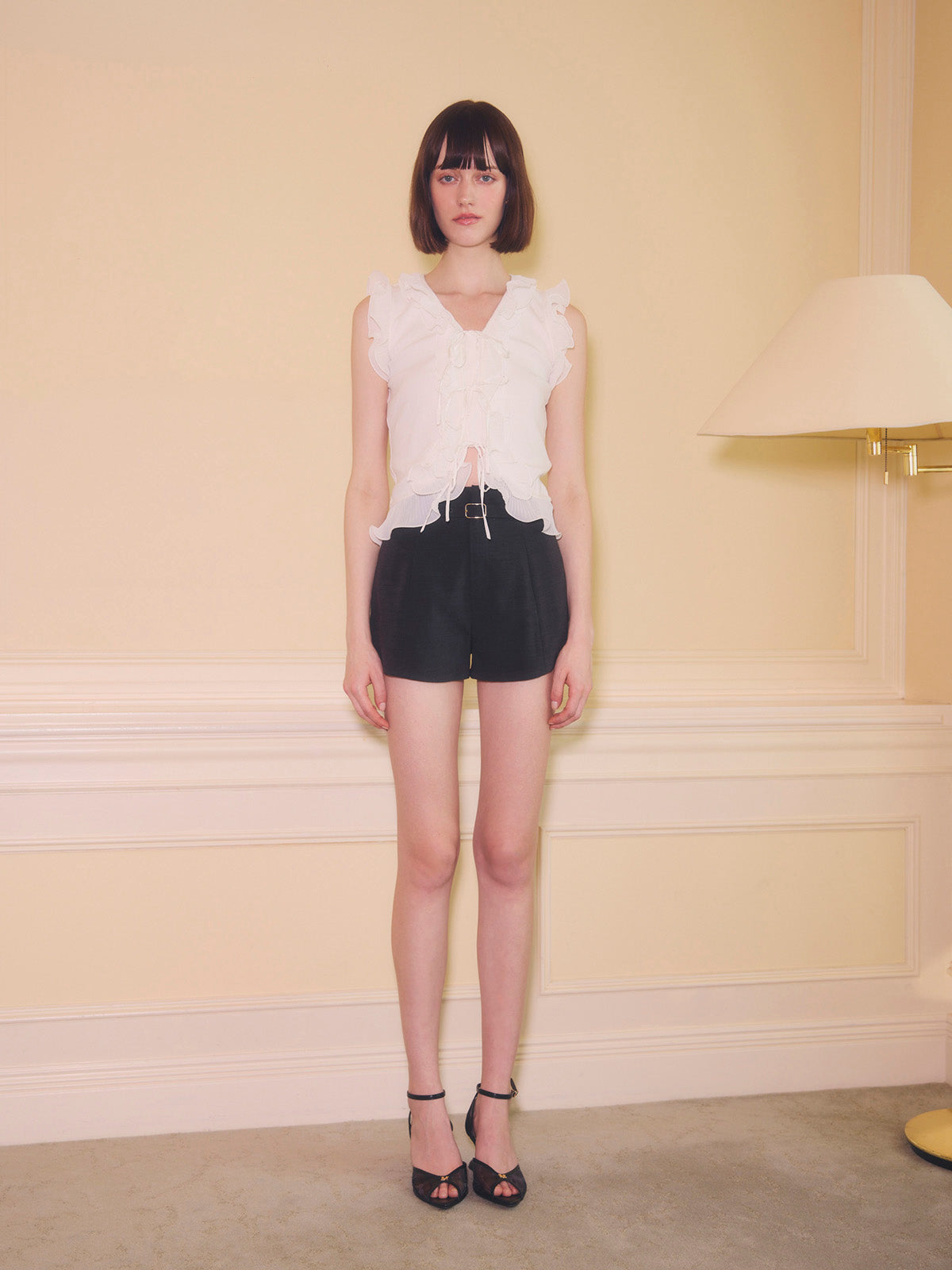 BELTED SHORT PANTS