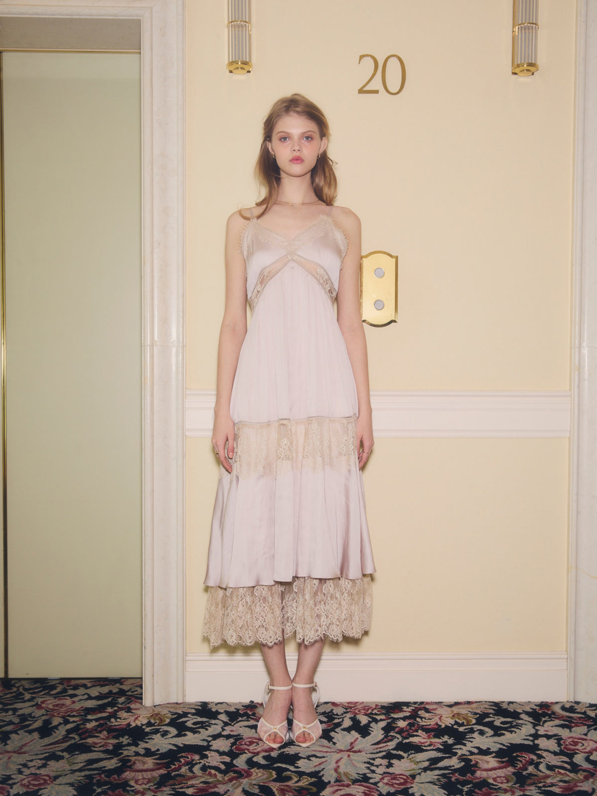 LACE SWITCHING DRESS