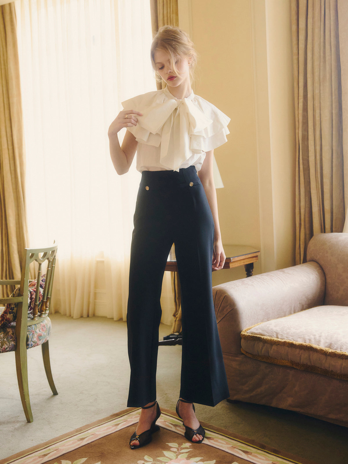 BELL SILHOUETTE PANTS