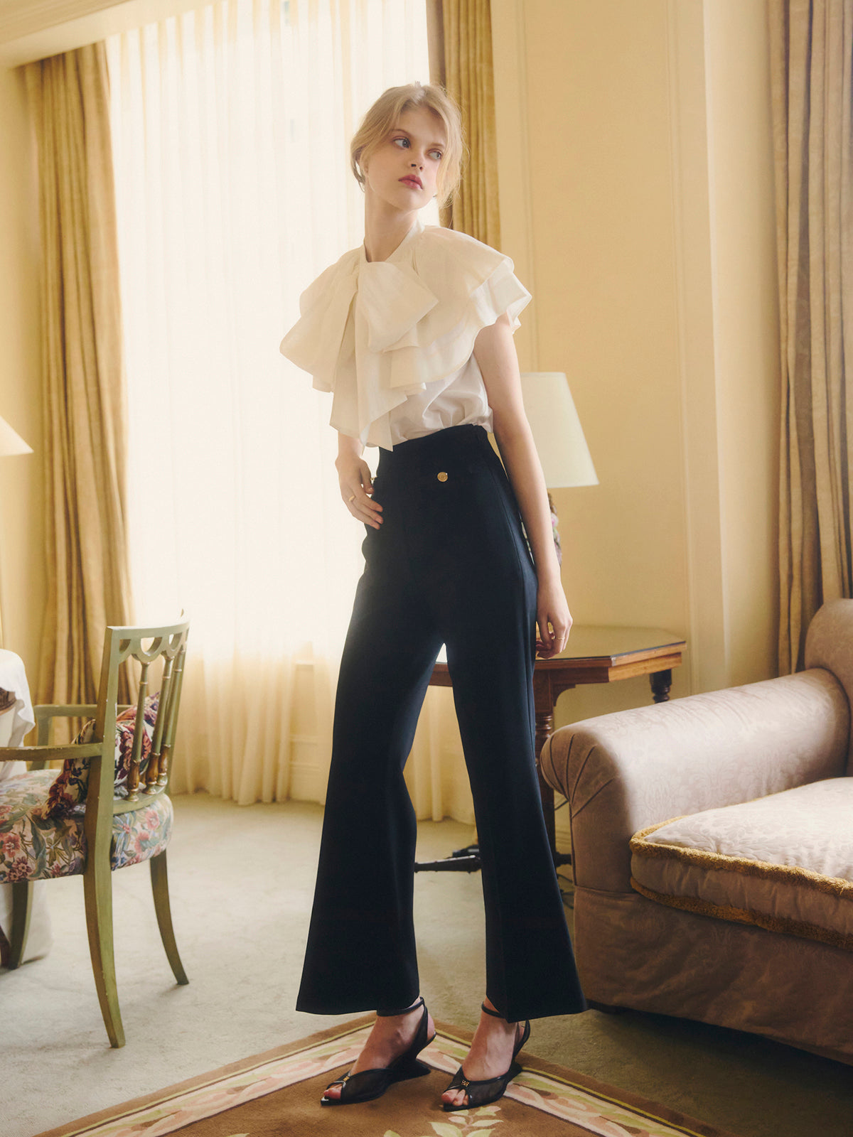 BELL SILHOUETTE PANTS