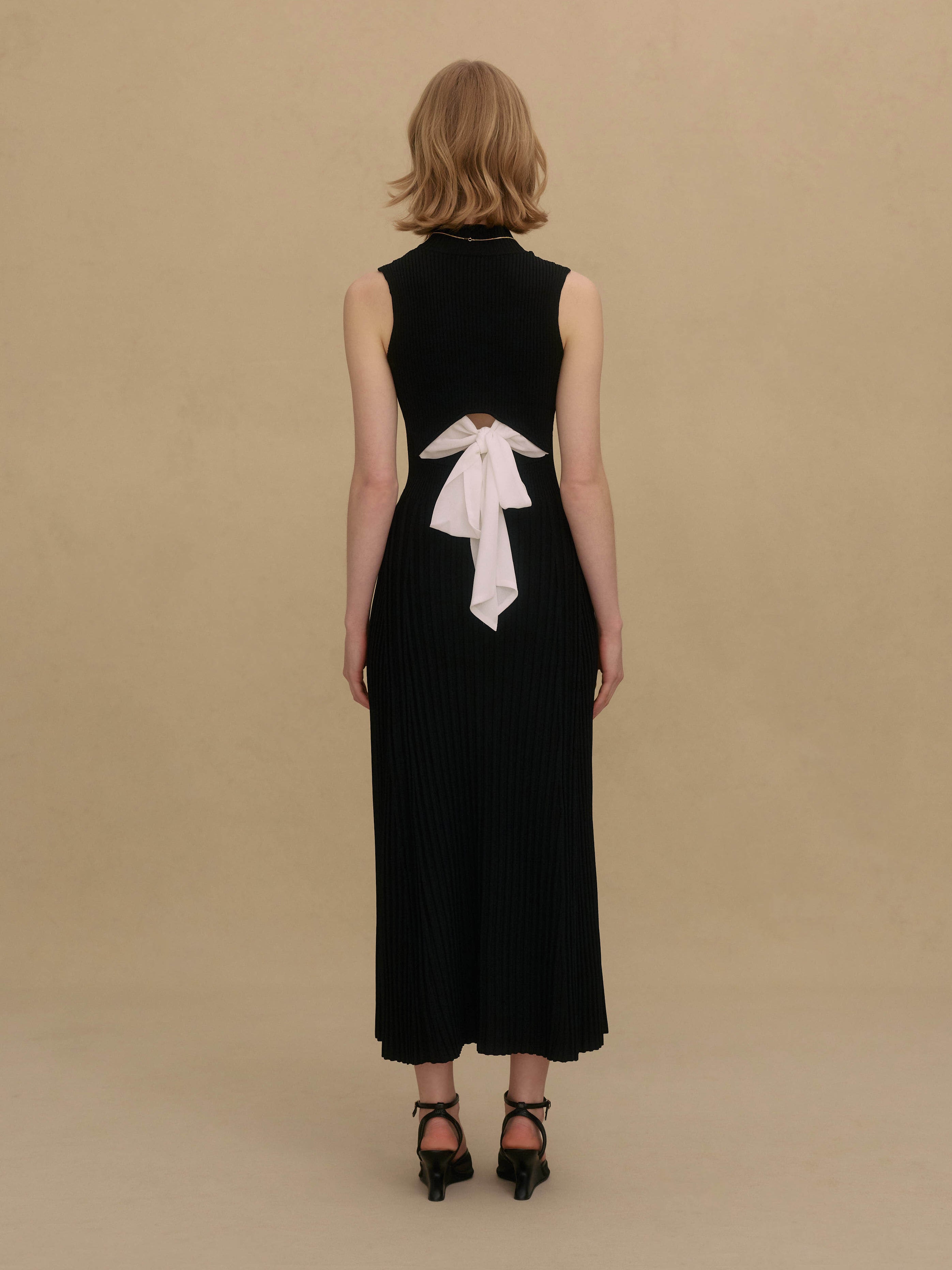 BACK RIBBON KNIT DRESS