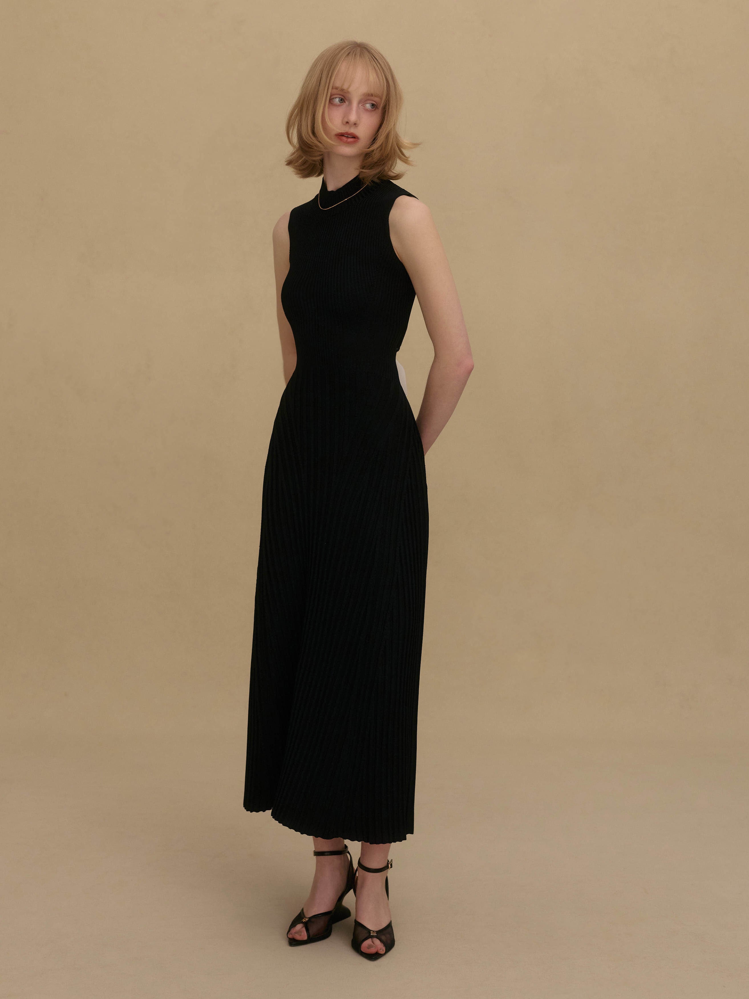 MODEL:172cm/COLOR:BLACK/SIZE:36