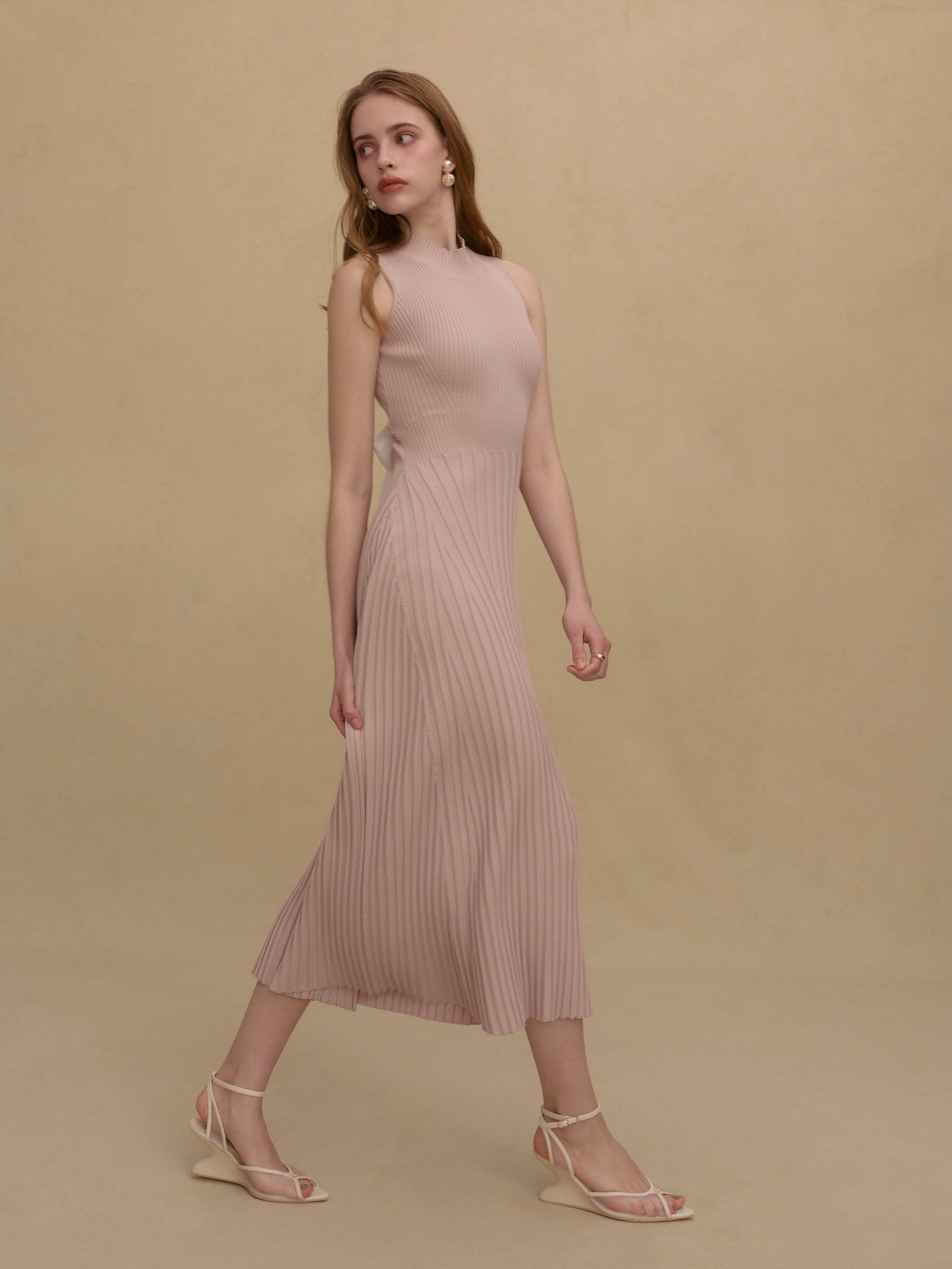 BACK RIBBON KNIT DRESS