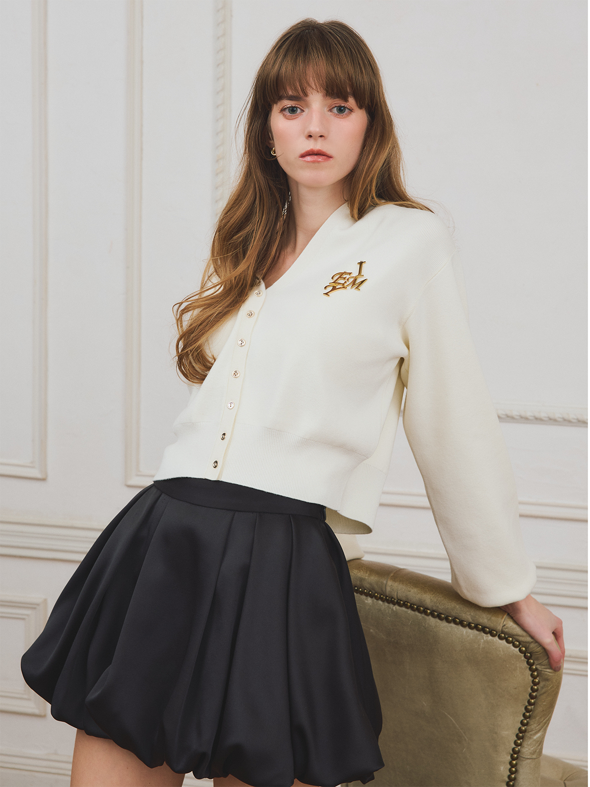 【PRE ORDER】EIMYロゴチャームニットカーディガン