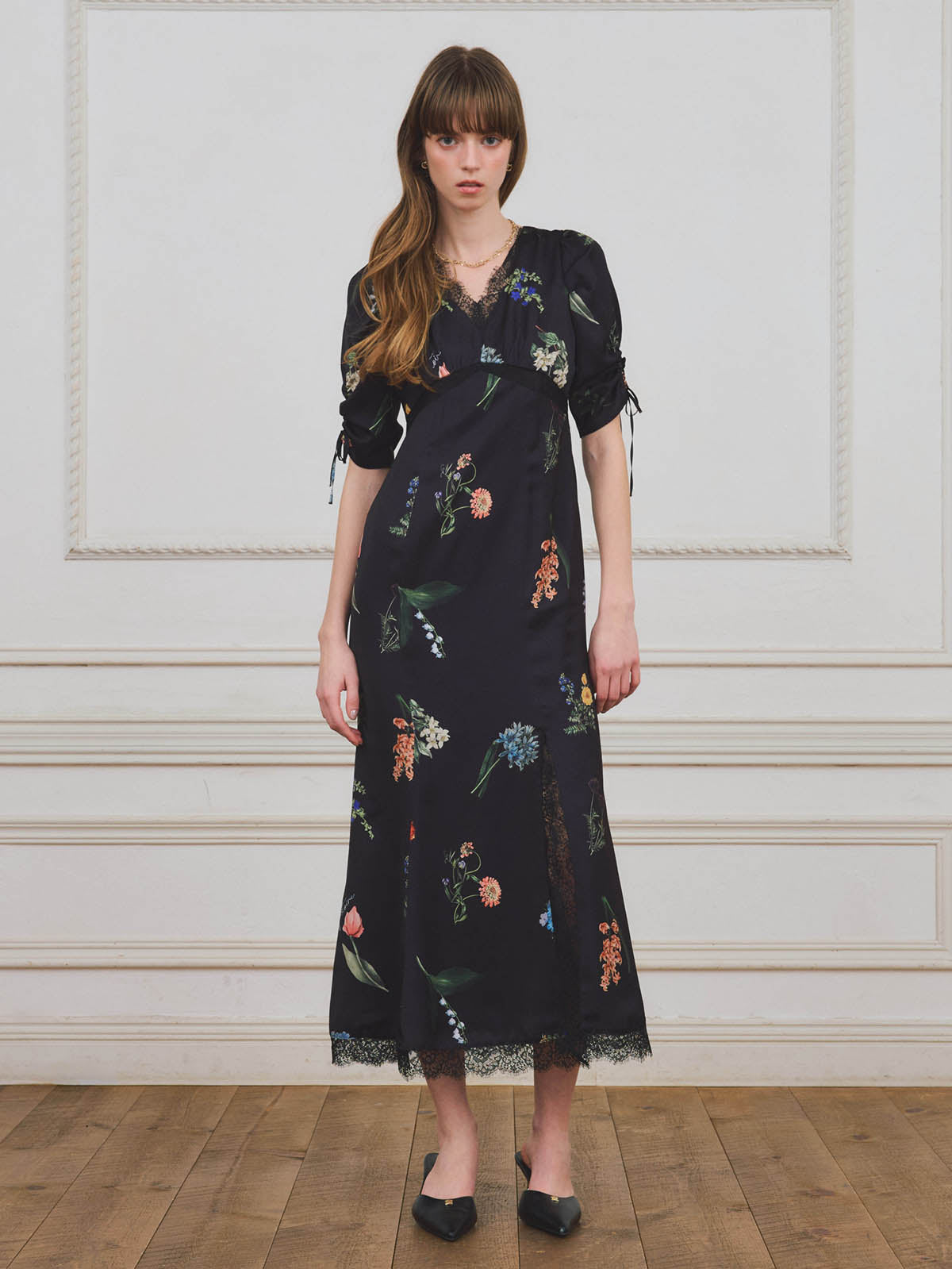 レーストリムフラワーサテンワンピース