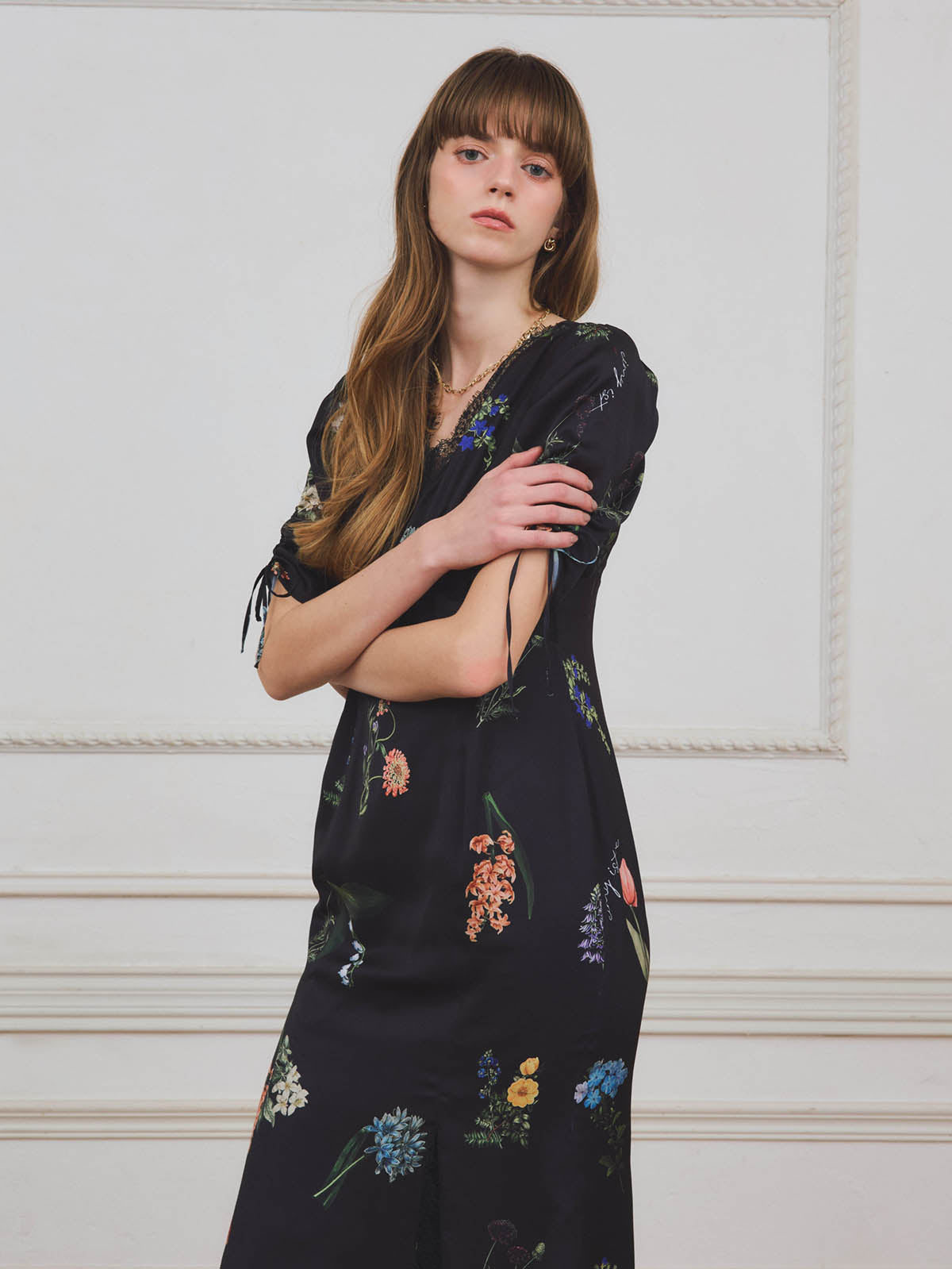 レーストリムフラワーサテンワンピース