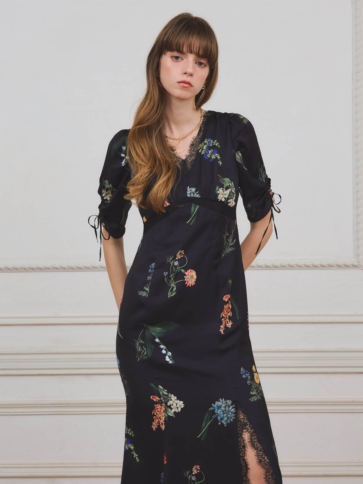 レーストリムフラワーサテンワンピース