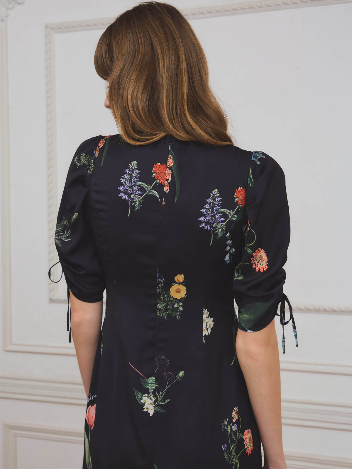 レーストリムフラワーサテンワンピース