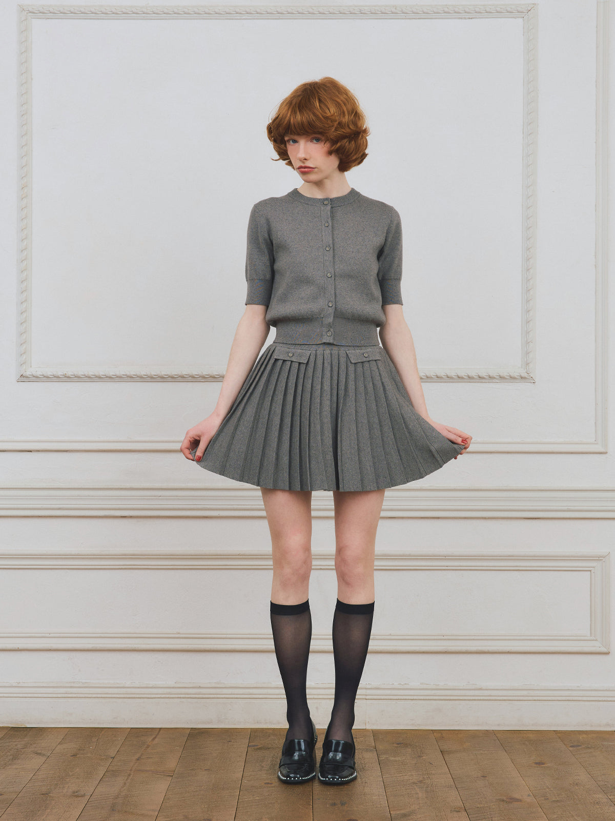 【PRE ORDER】プリーツミニスカートカーデニットセットアップ