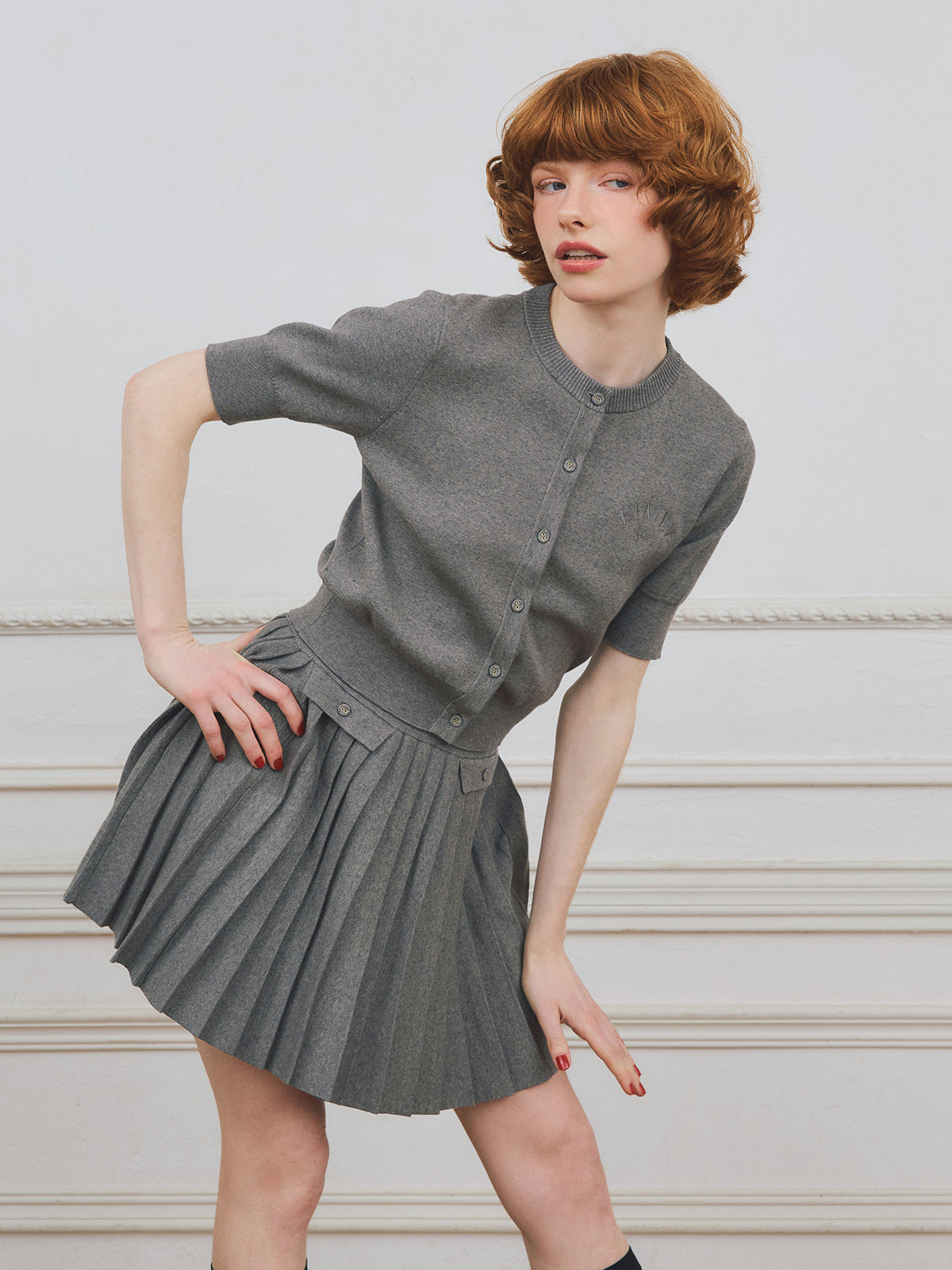 【PRE ORDER】プリーツミニスカートカーデニットセットアップ