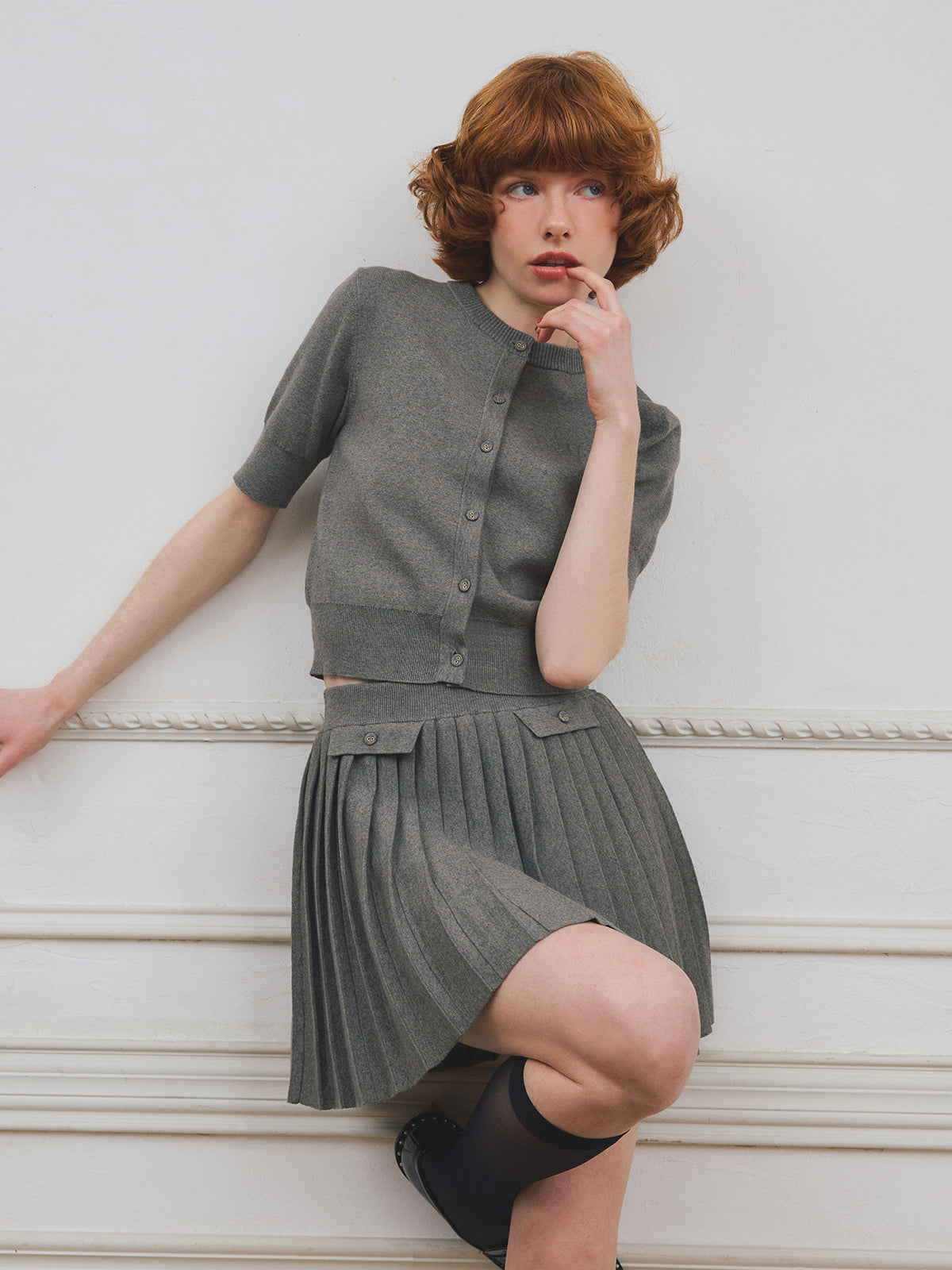 PRE ORDER】プリーツミニスカートカーデニットセットアップ