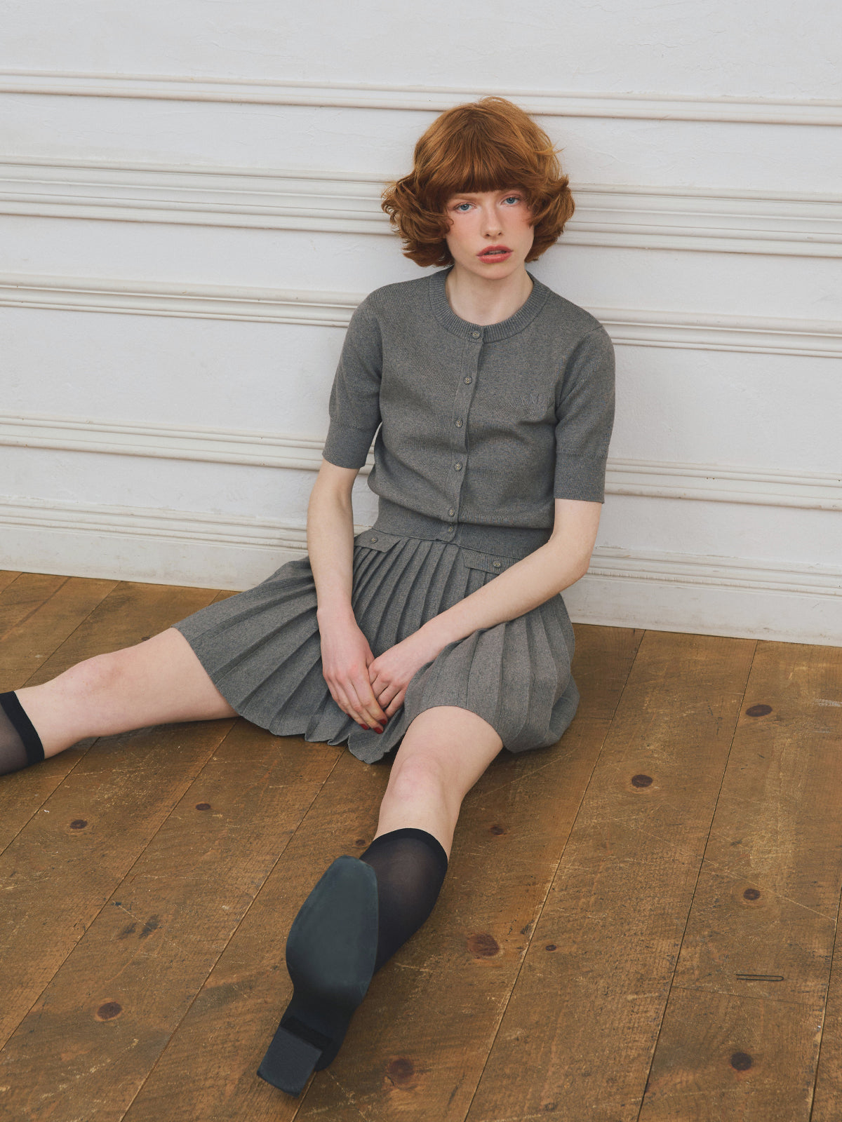 【PRE ORDER】プリーツミニスカートカーデニットセットアップ