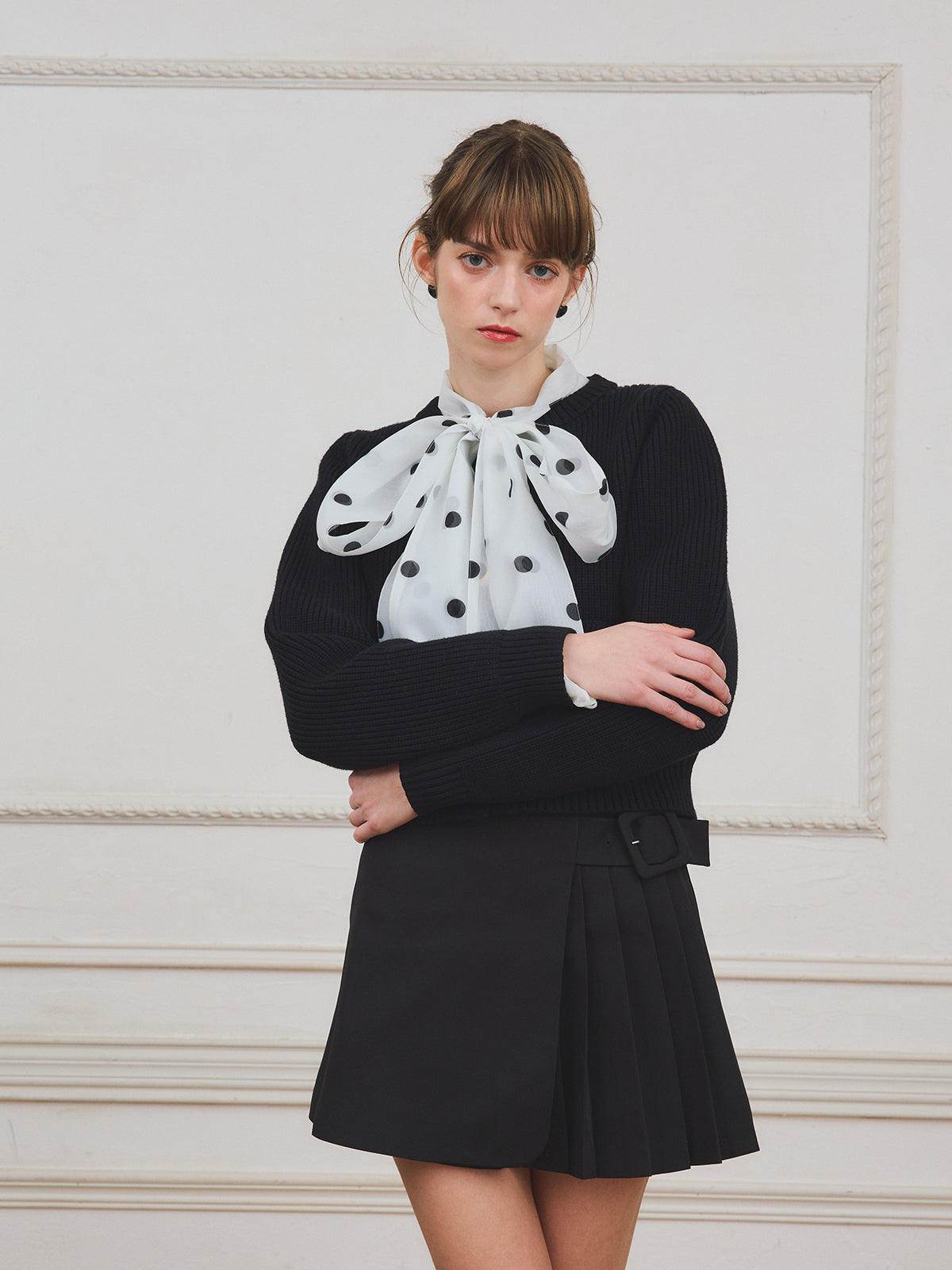ドットボウタイラッフルブラウス