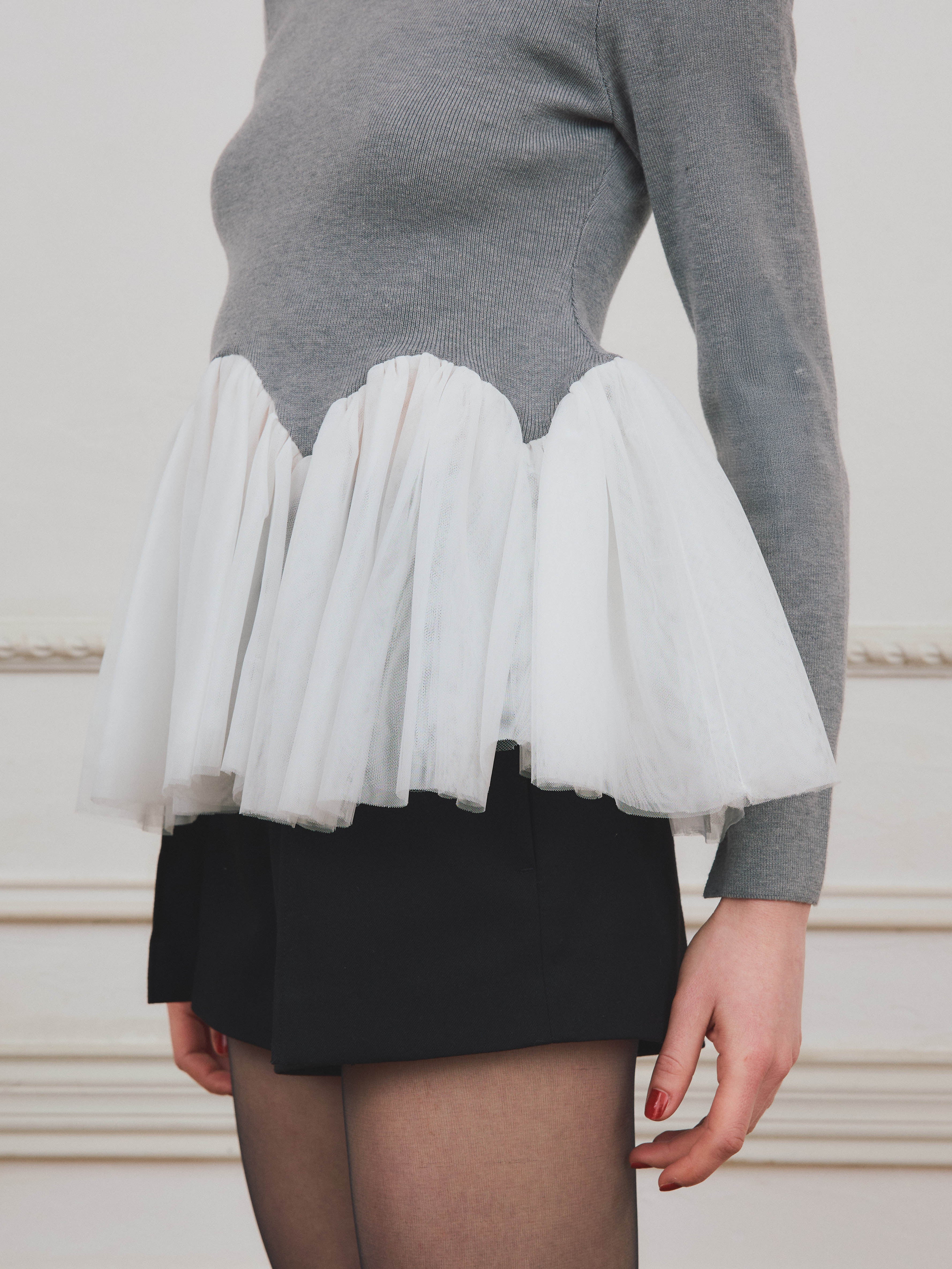 【PRE ORDER】チュールペプラムニットプルオーバー