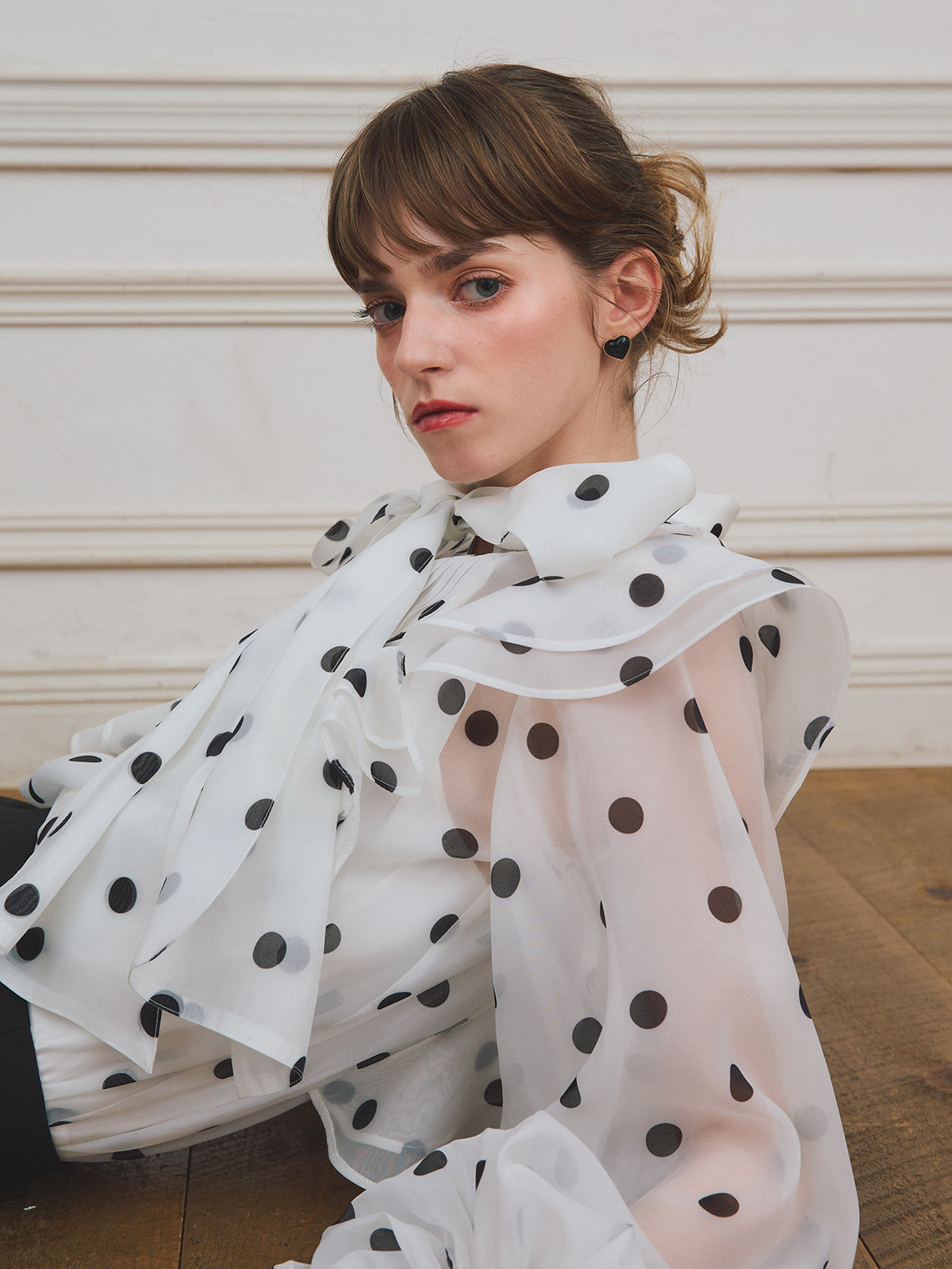 MODEL:174cm／COLOR:WHITE／SIZE:F