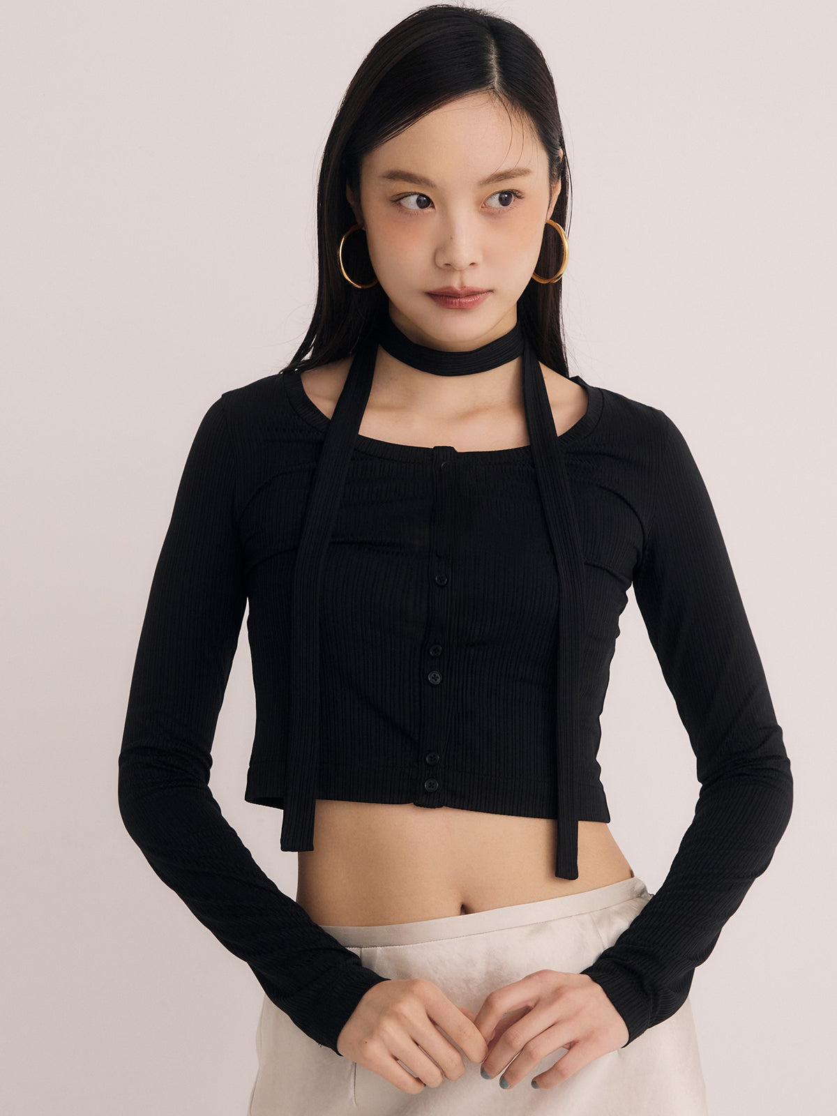 チョーカー付きカットトップス