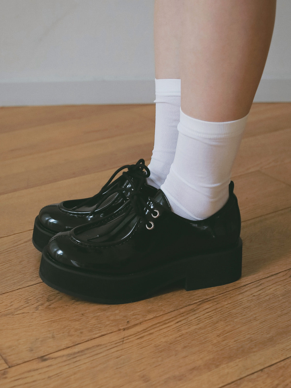 レースアップボリュームローファー