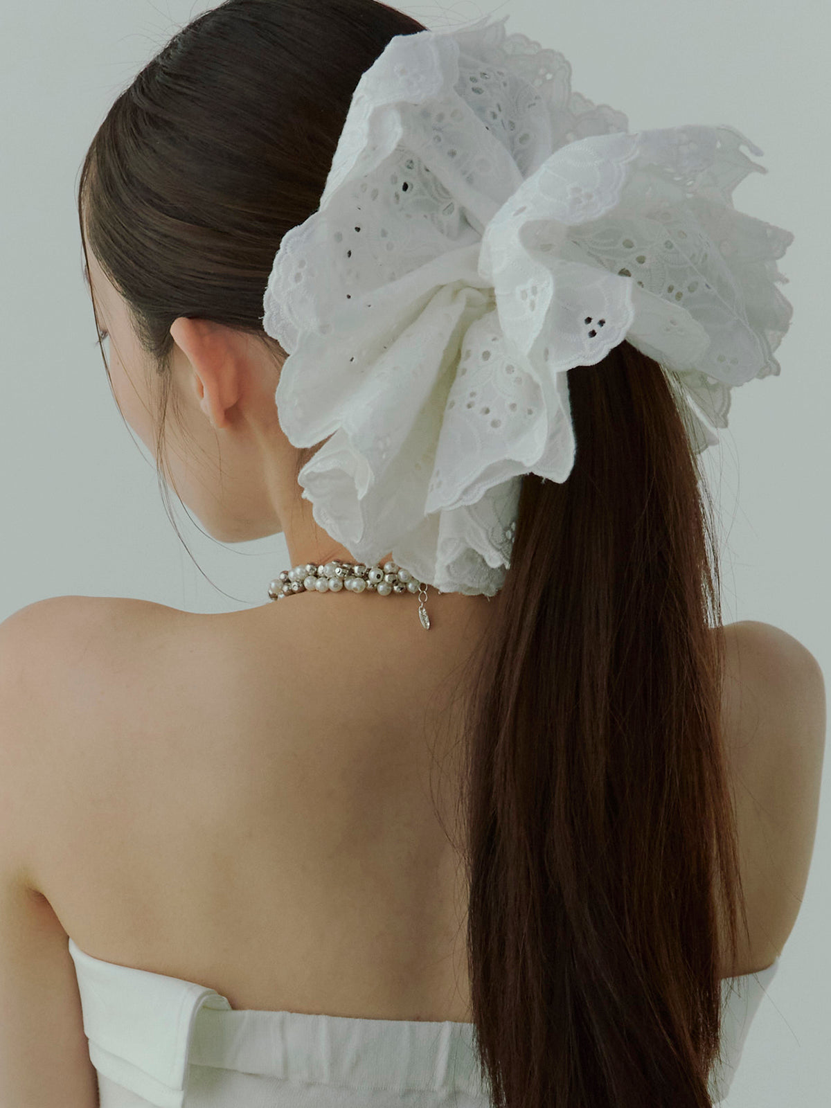 エンブロイダリーフラワーシュシュ