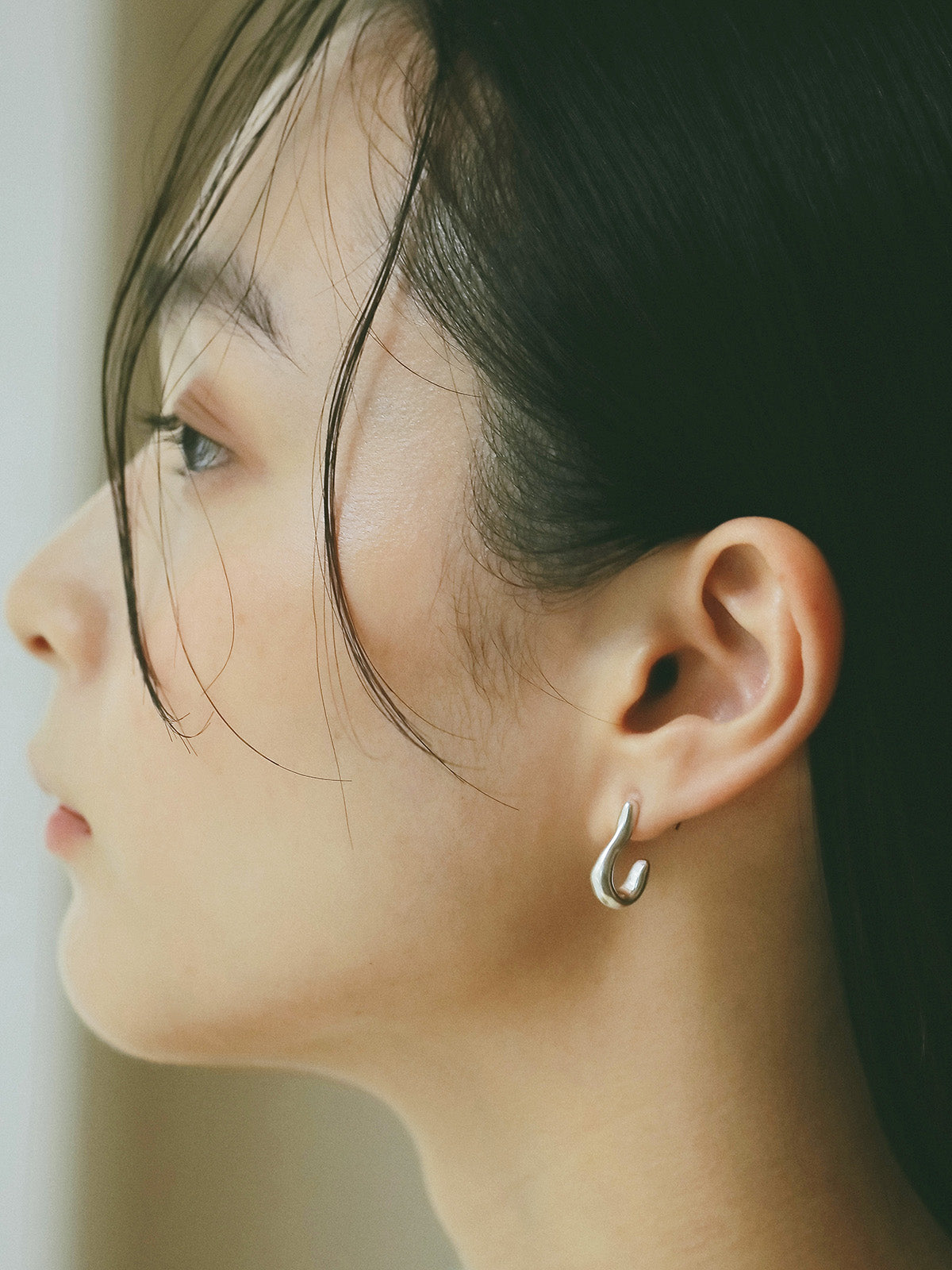 ピアス　ハート　矢　黒　白　ビジュー　シンプル　ワンポイント ピアスハート矢黒白ビジューシンプルワンポイント