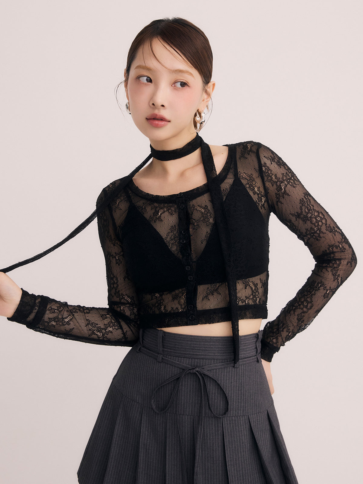 チョーカー付きレーストップス