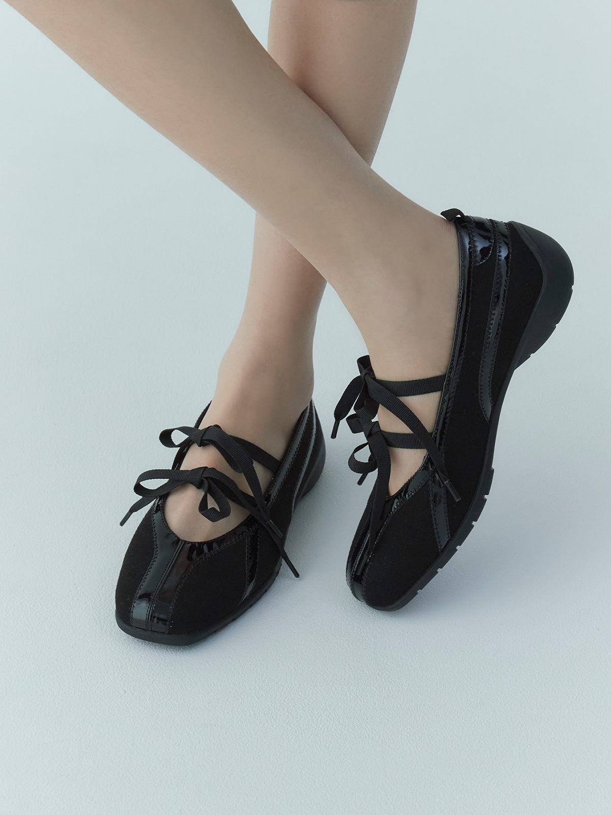 フラットソールスニーカー