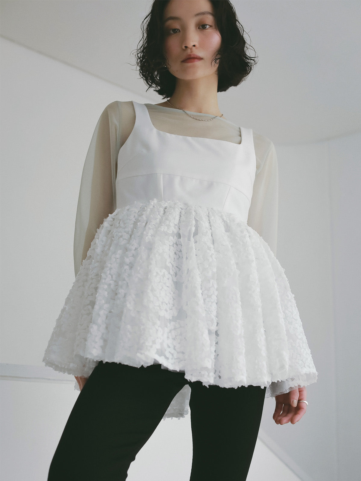 ボリュームペプラムトップス