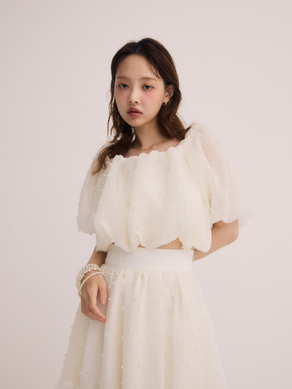 パールスタッズオフショルブラウス