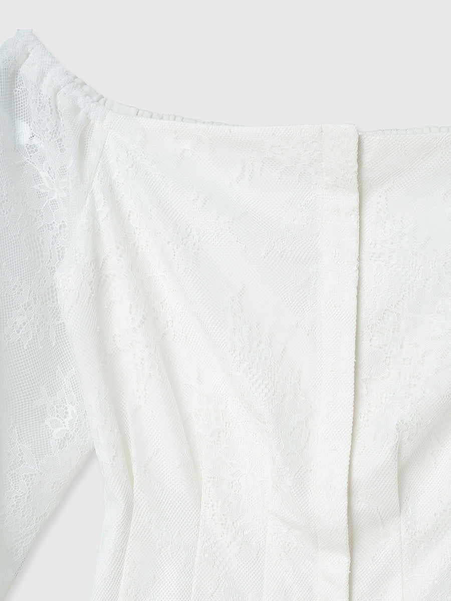 レースオフショルトップス