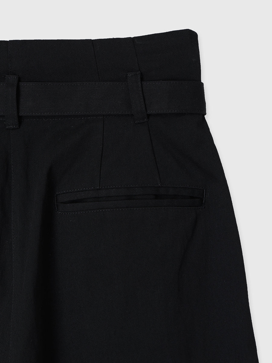 ストラクチャーワイドパンツ