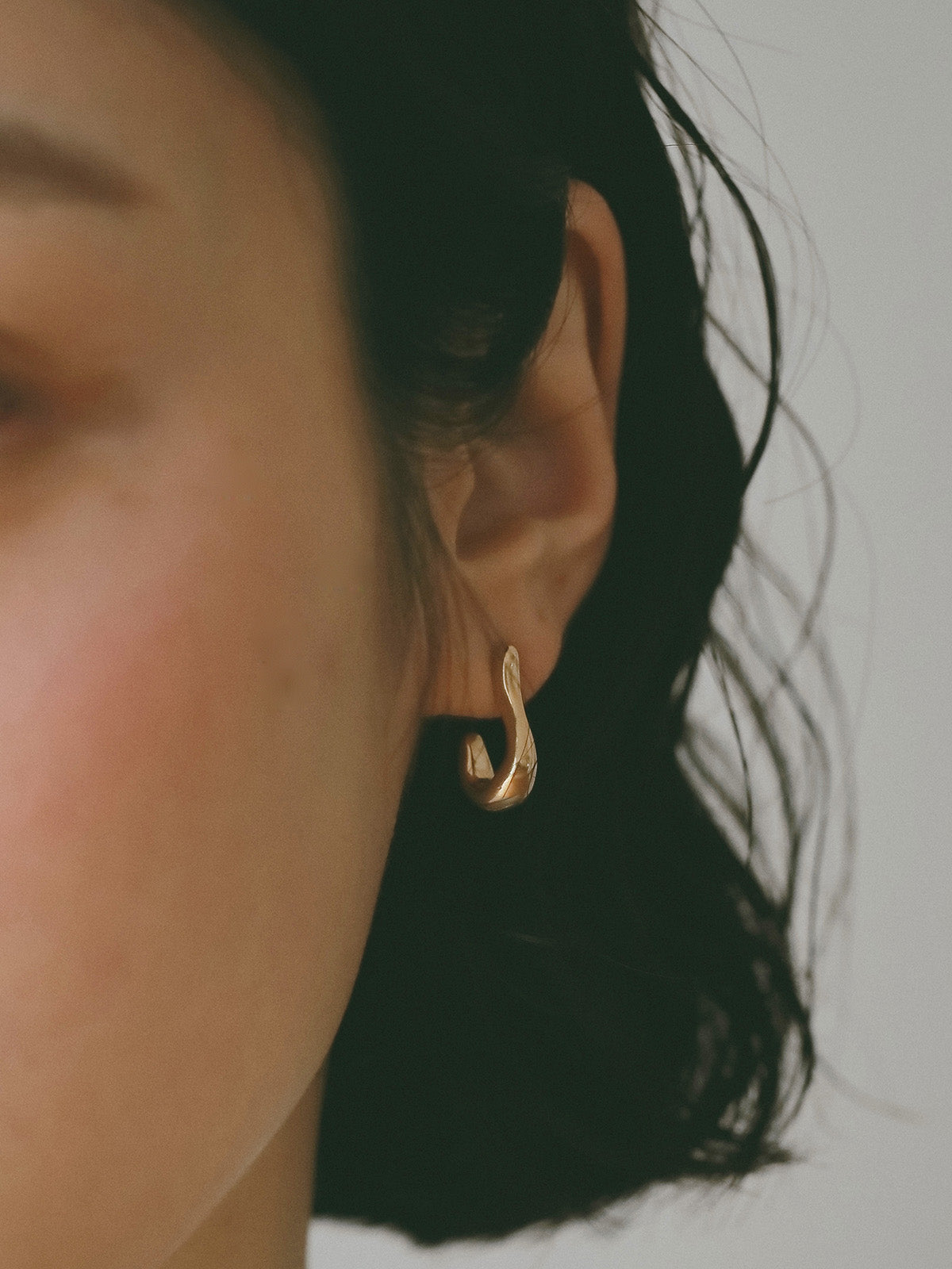 【TEN.】ハートスワンピアス GD