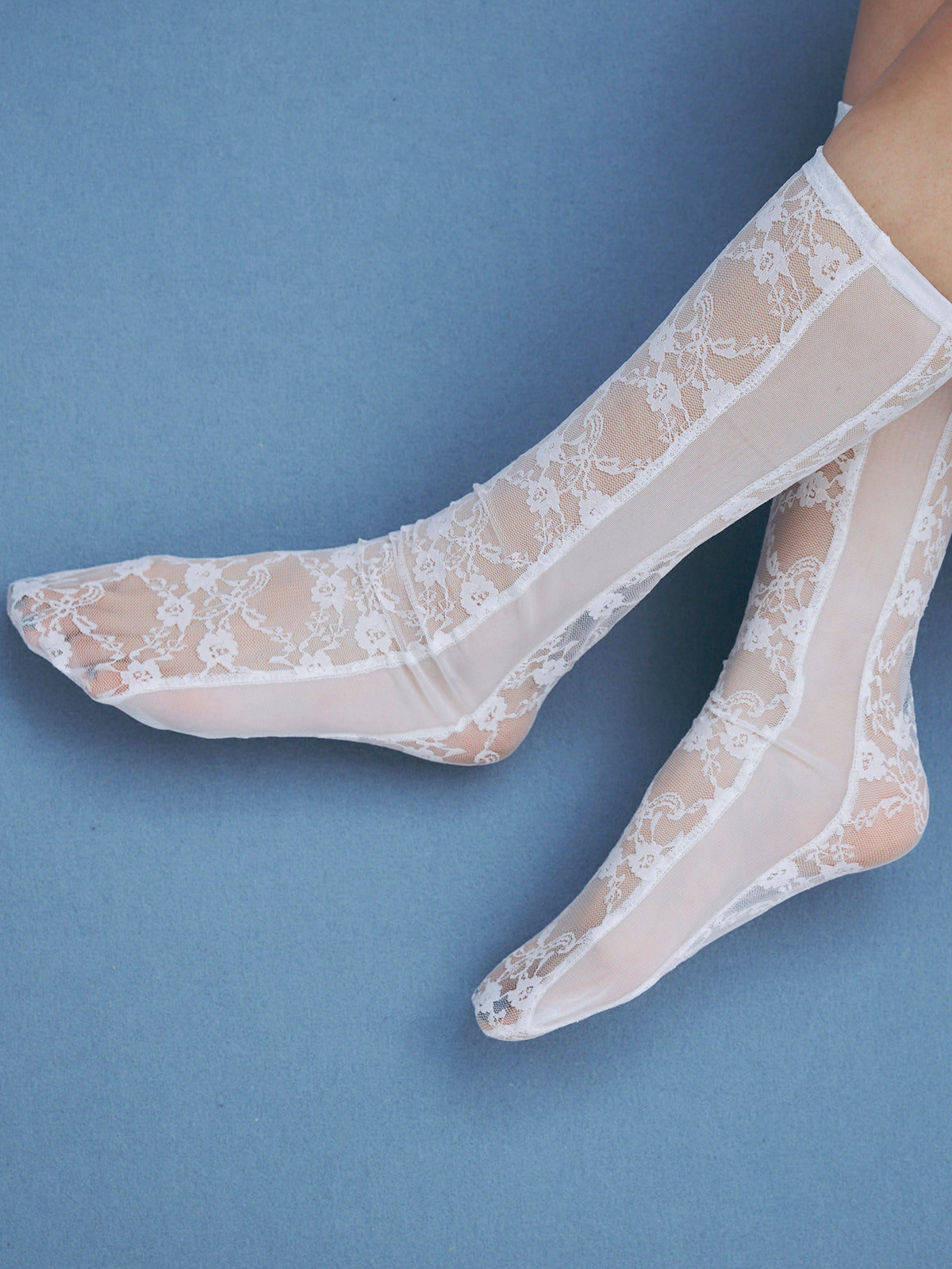 ラインレースソックス