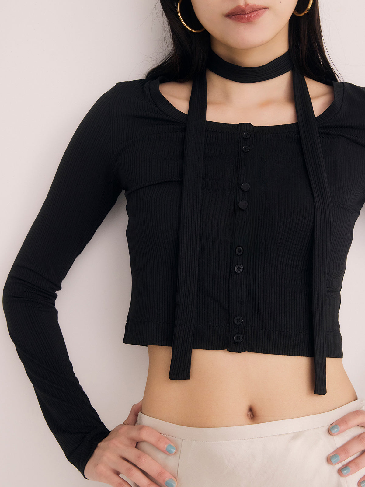 チョーカー付きカットトップス