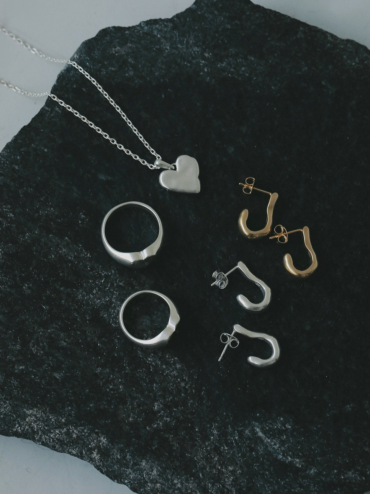 【TEN.】ハートスワンピアス GD