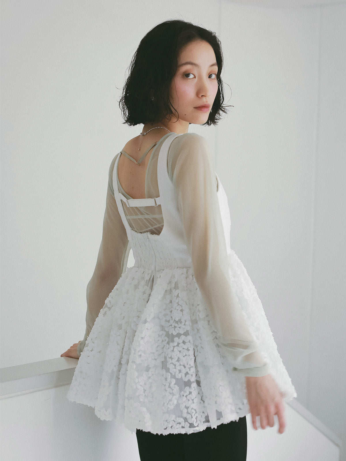 ボリュームペプラムトップス