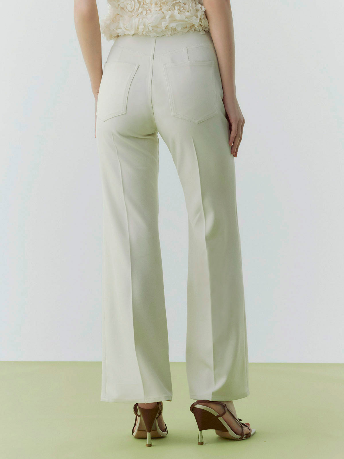 美脚フレアパンツ