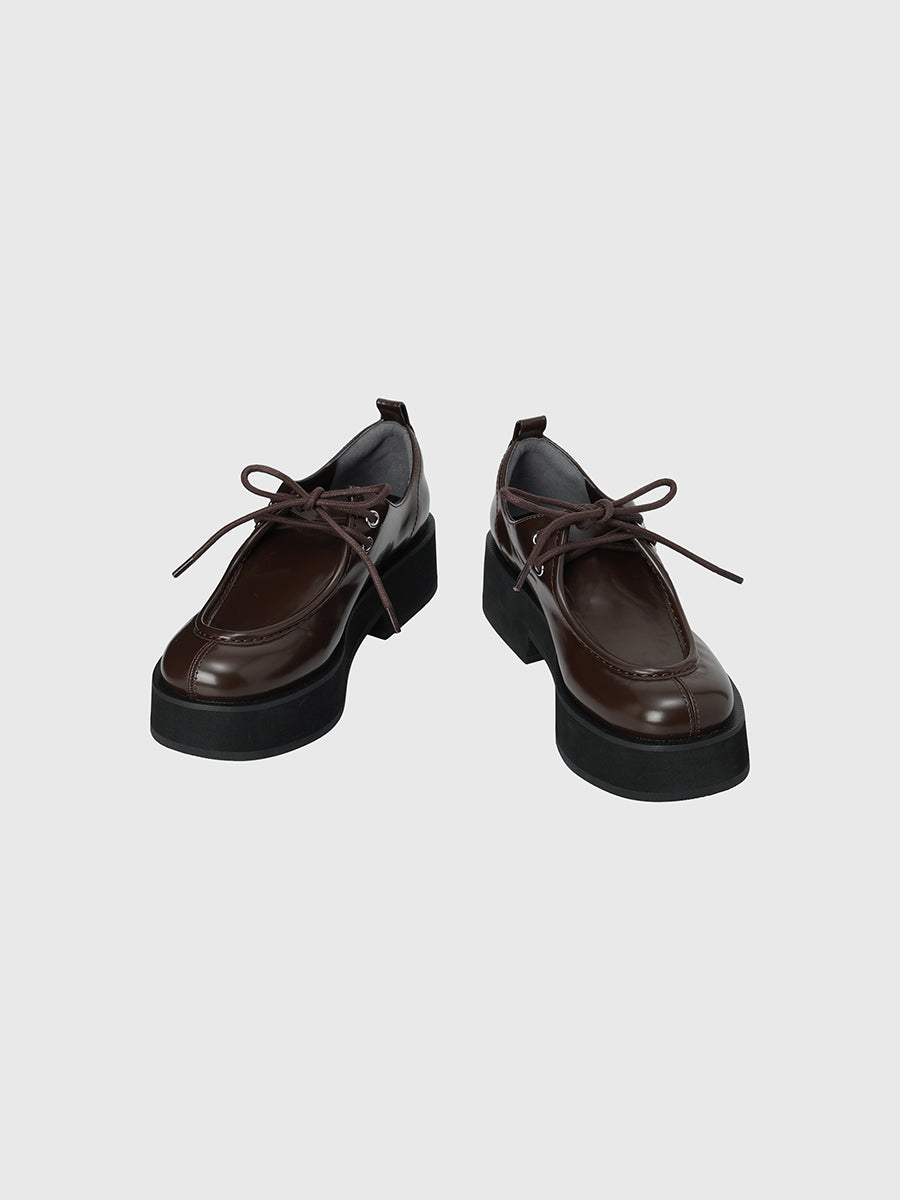 レースアップボリュームローファー