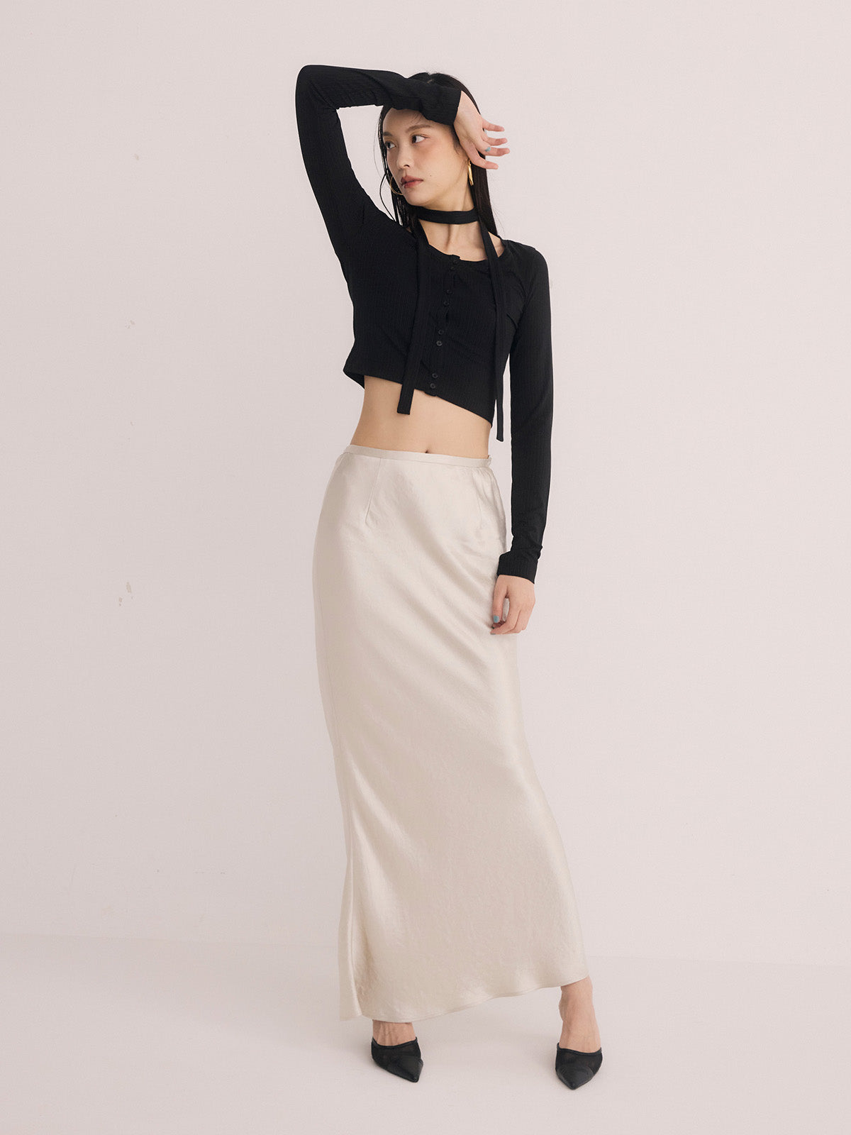 チョーカー付きカットトップス