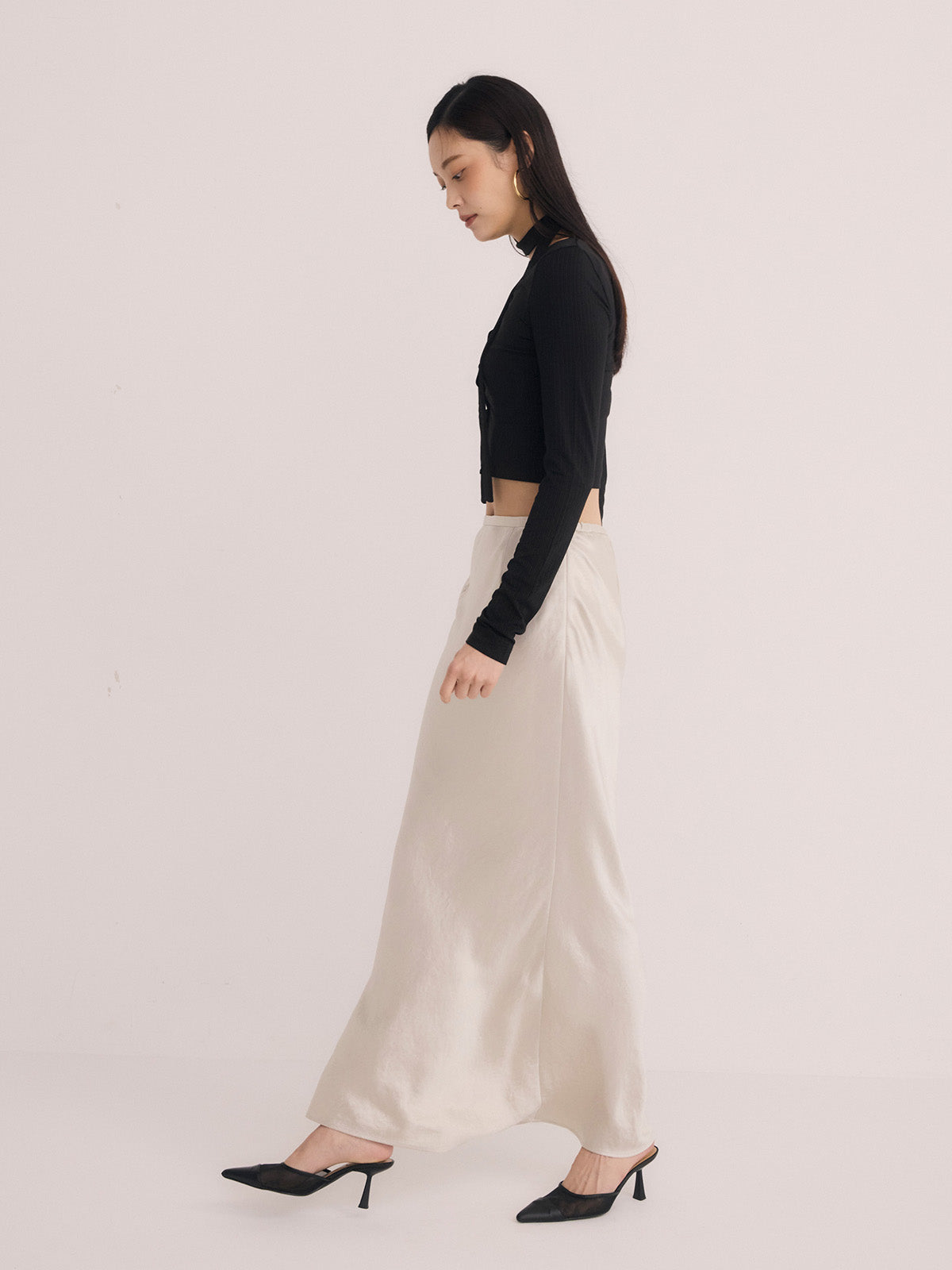 チョーカー付きカットトップス