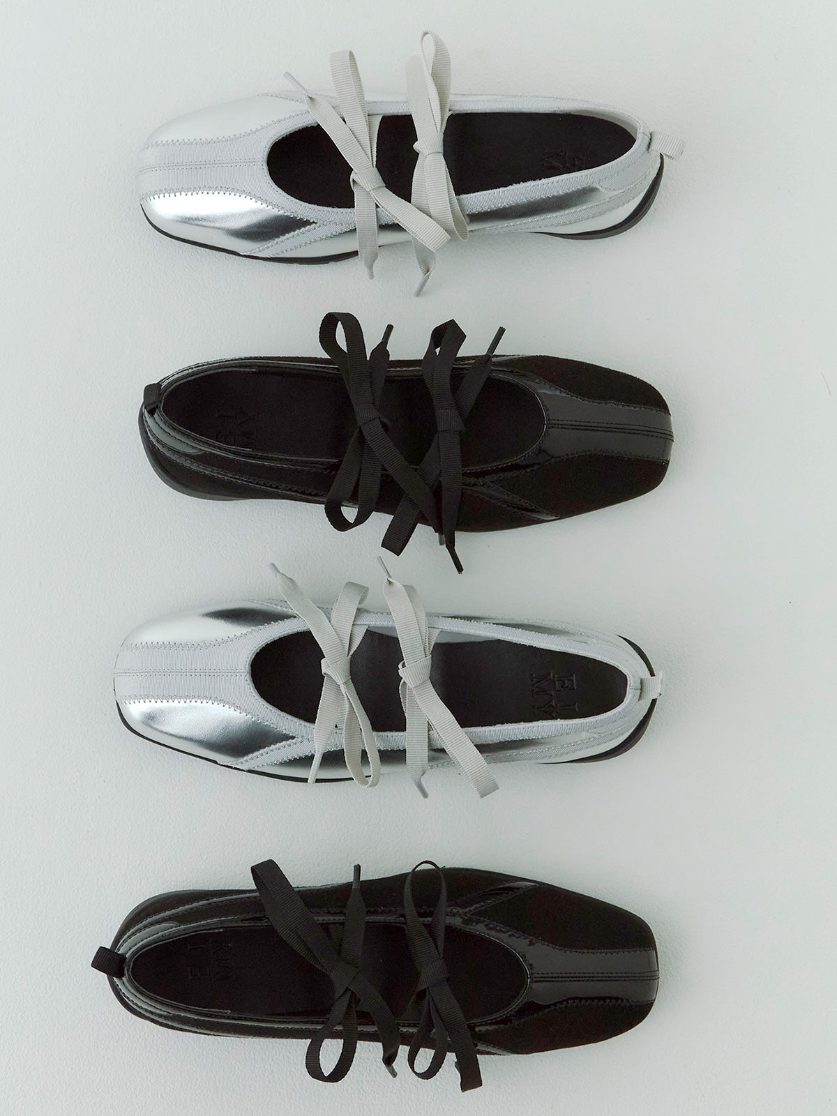 フラットソールスニーカー