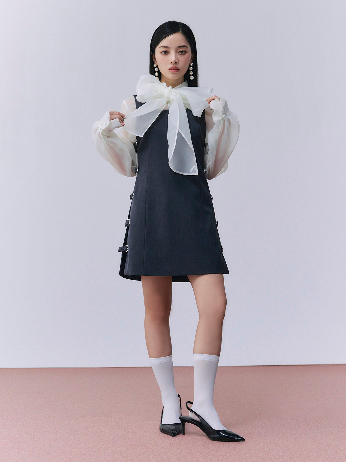 ボウタイシアーブラウス