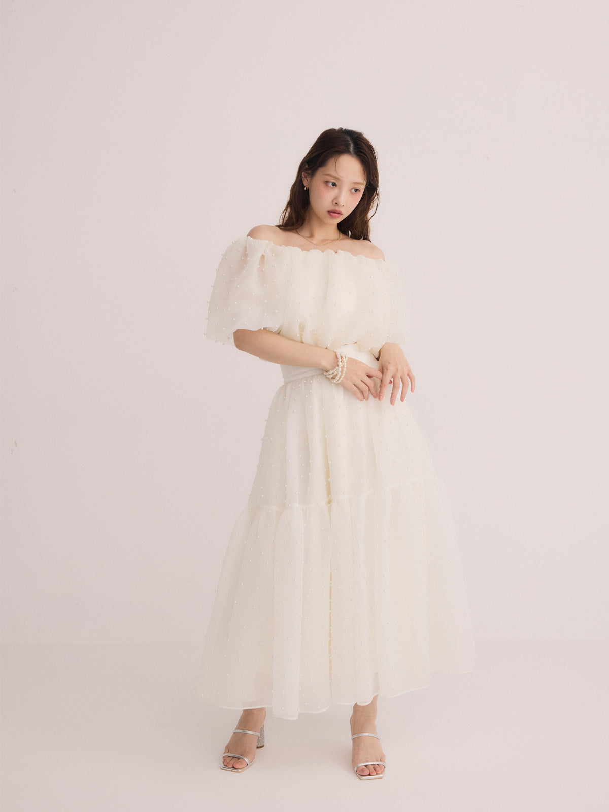 パールスタッズオフショルブラウス