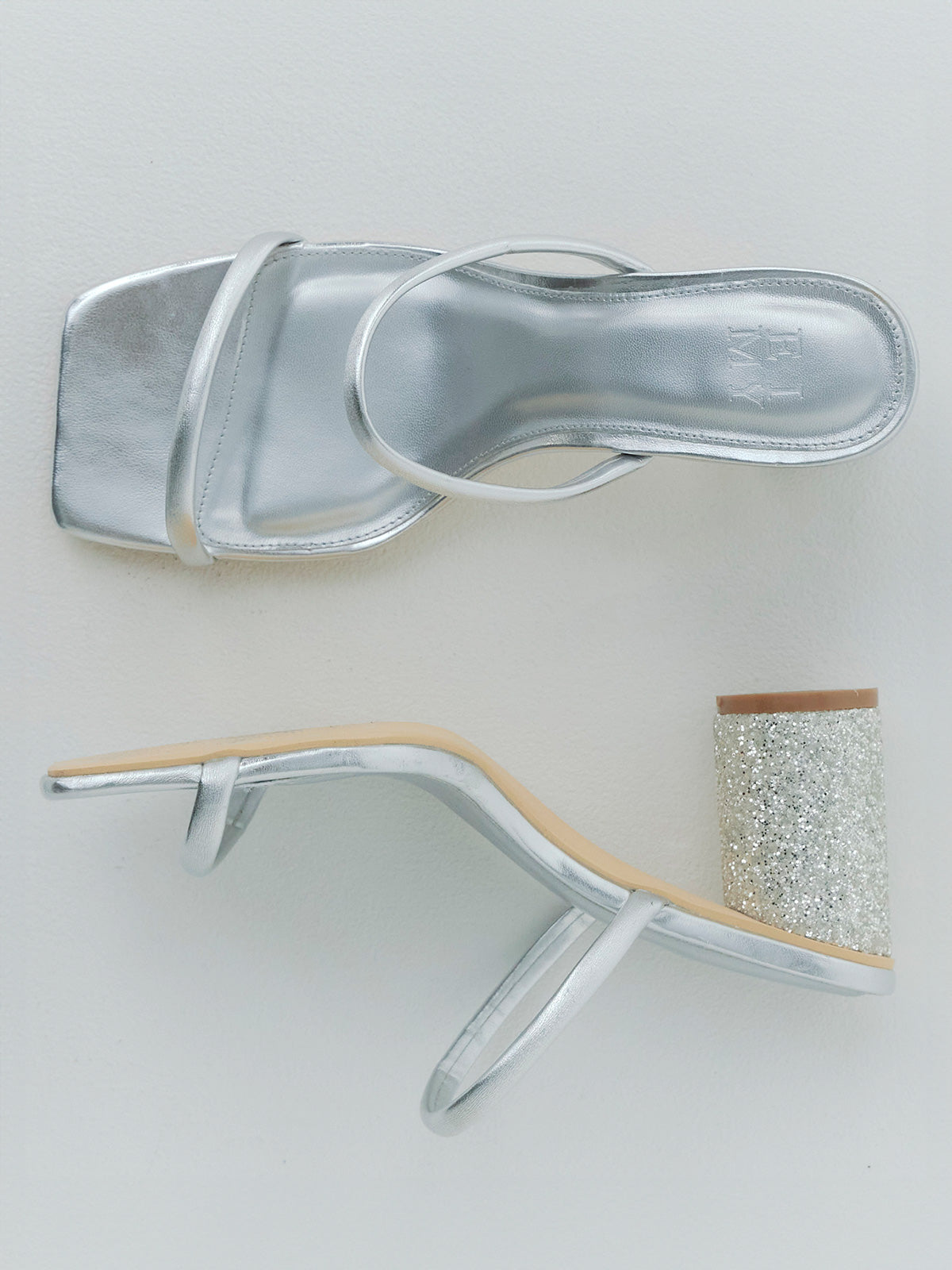 グリッターヒールサンダル