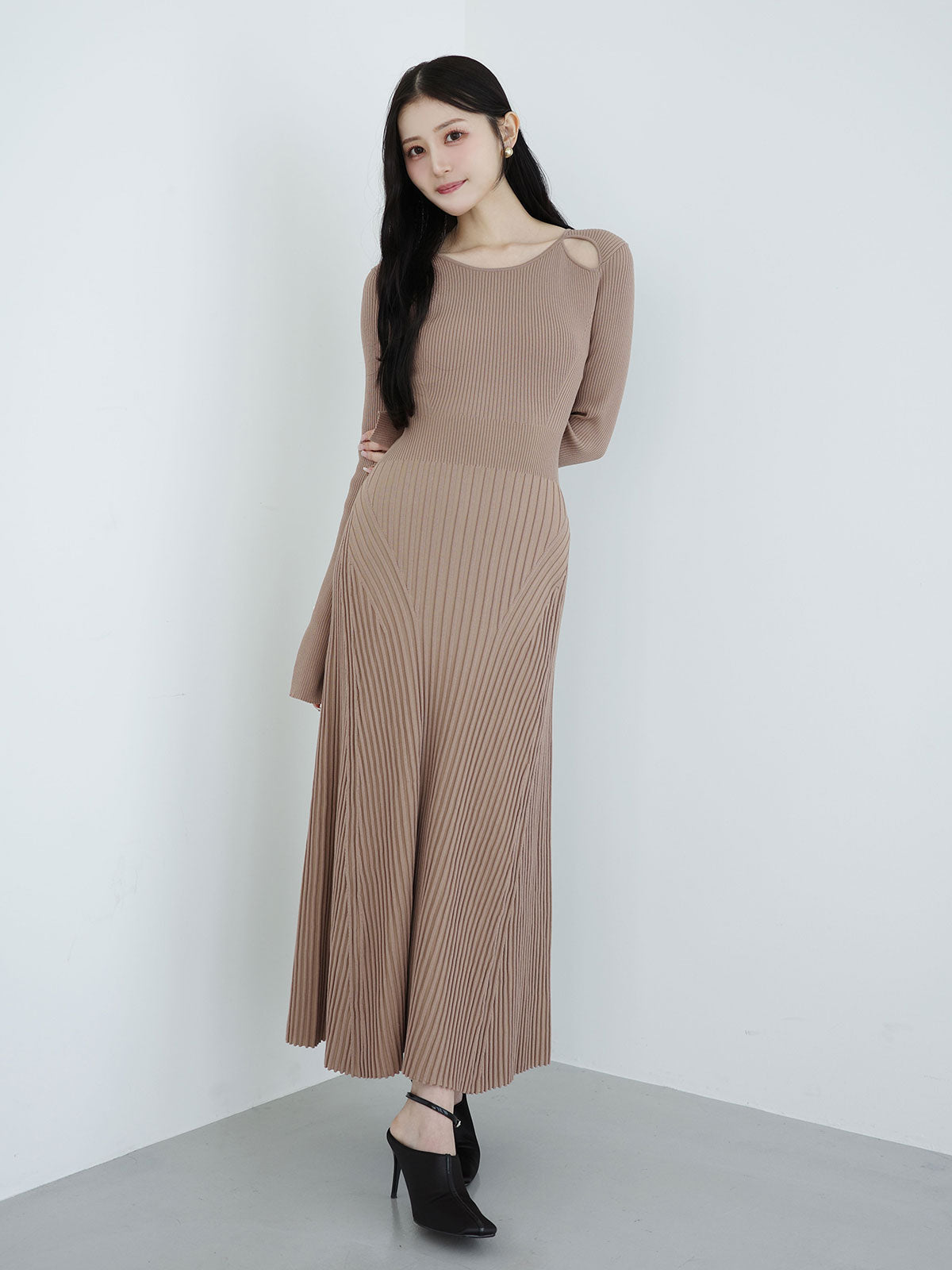 MODEL:160cm／COLOR:BLACK／SIZE:36