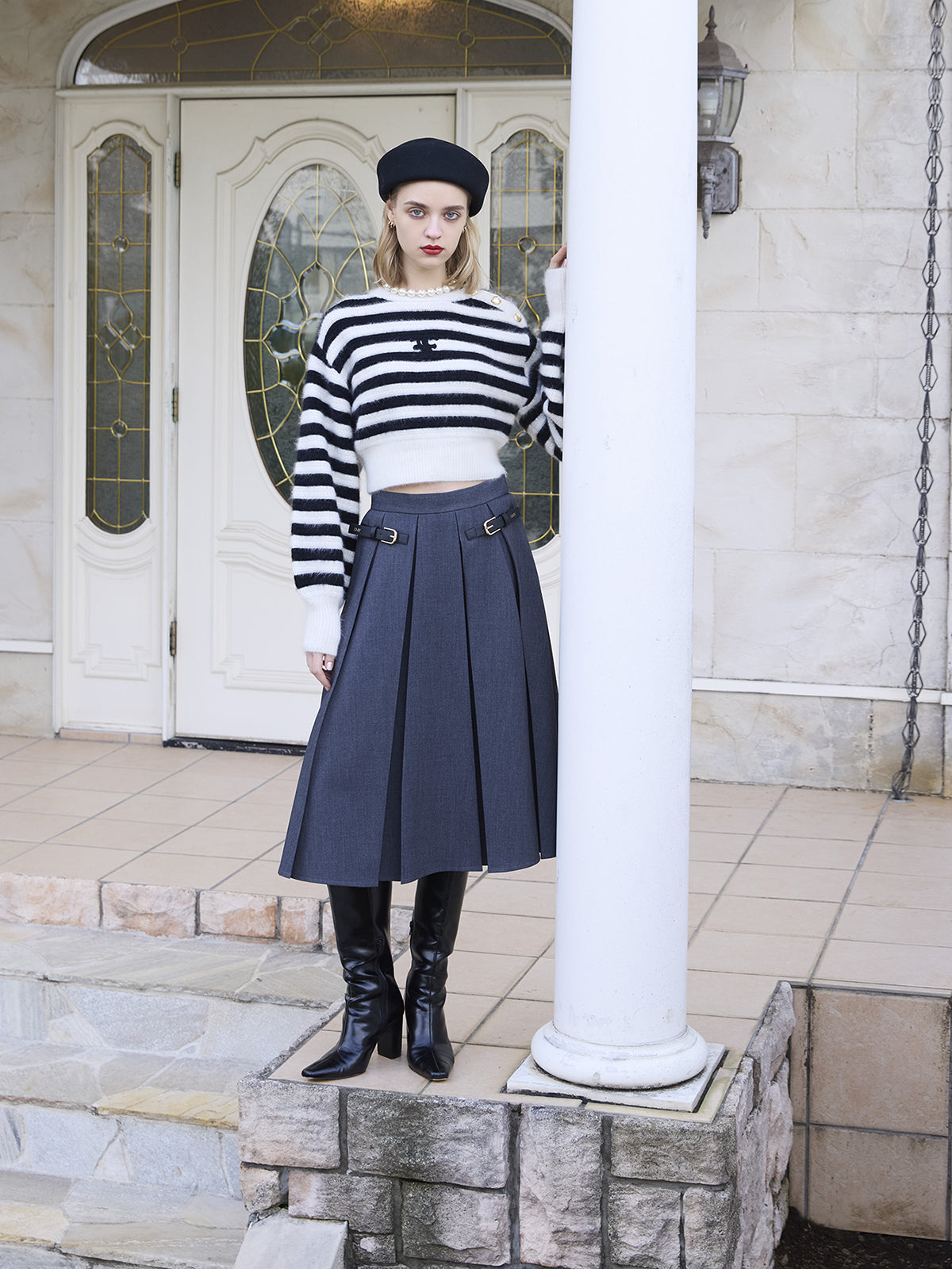 ロゴクロップドニットトップス