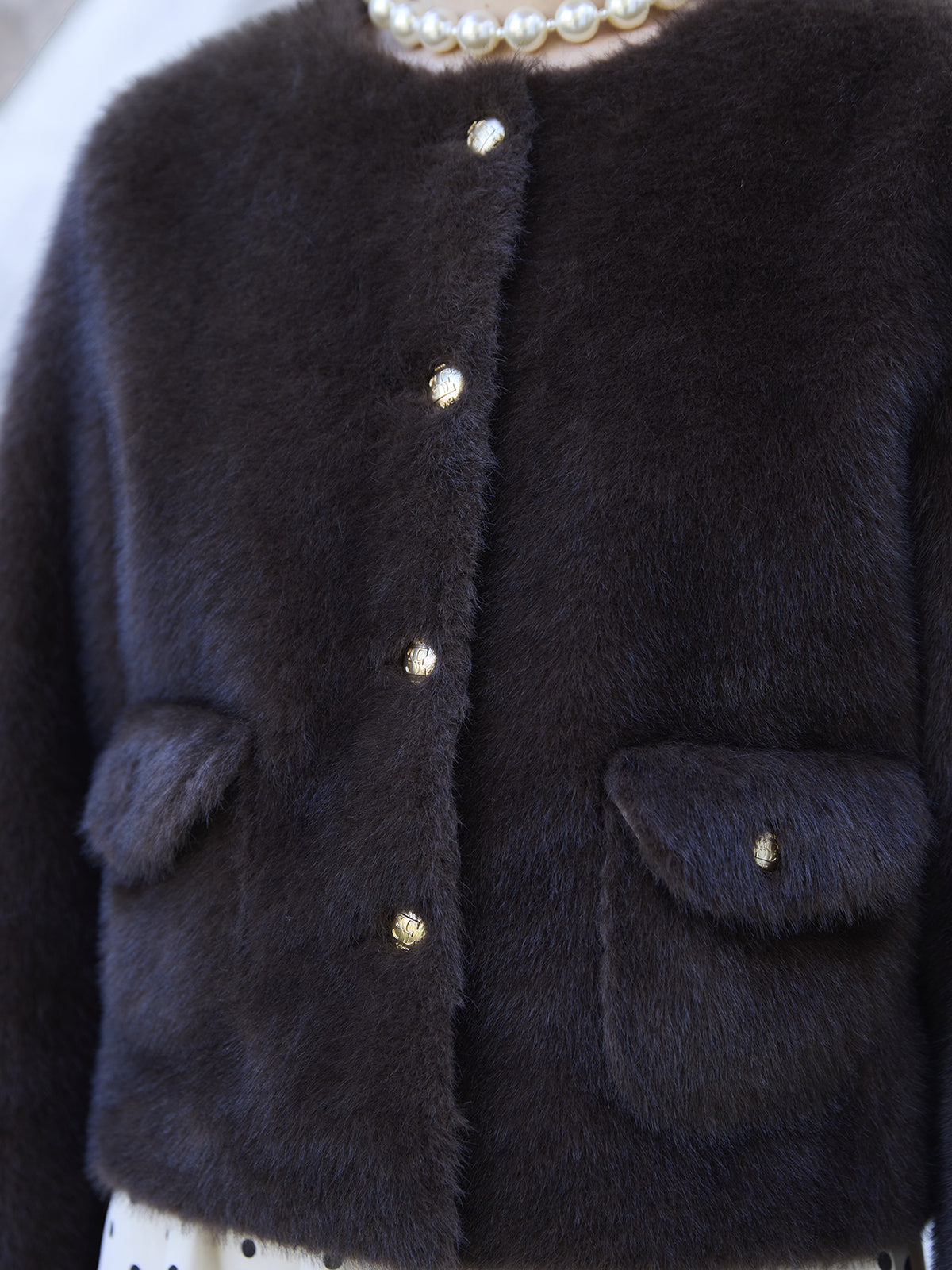 ゴールドボタンフェイクファージャケット