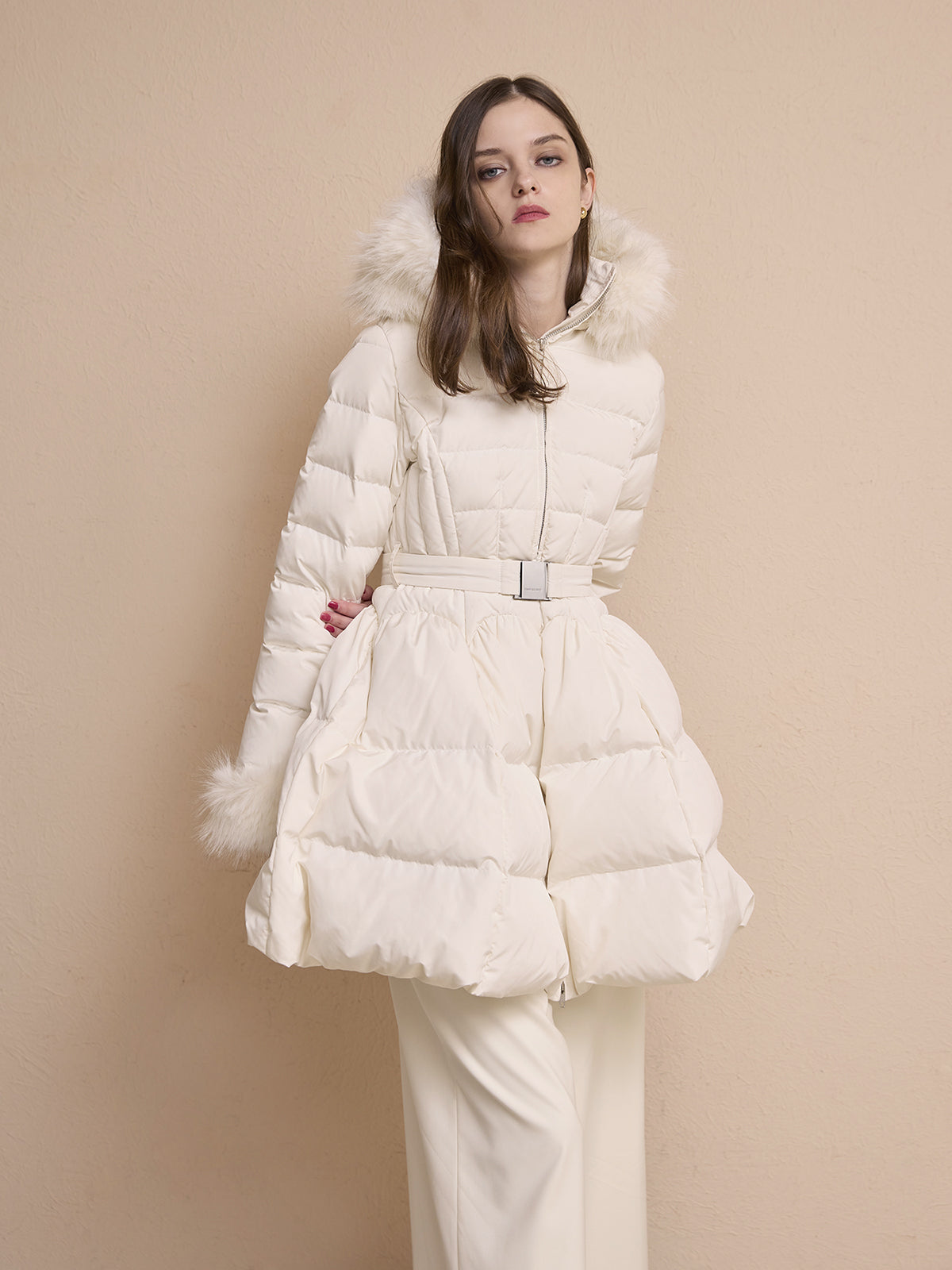 MODEL:173cm／COLOR:WHITE／SIZE:36